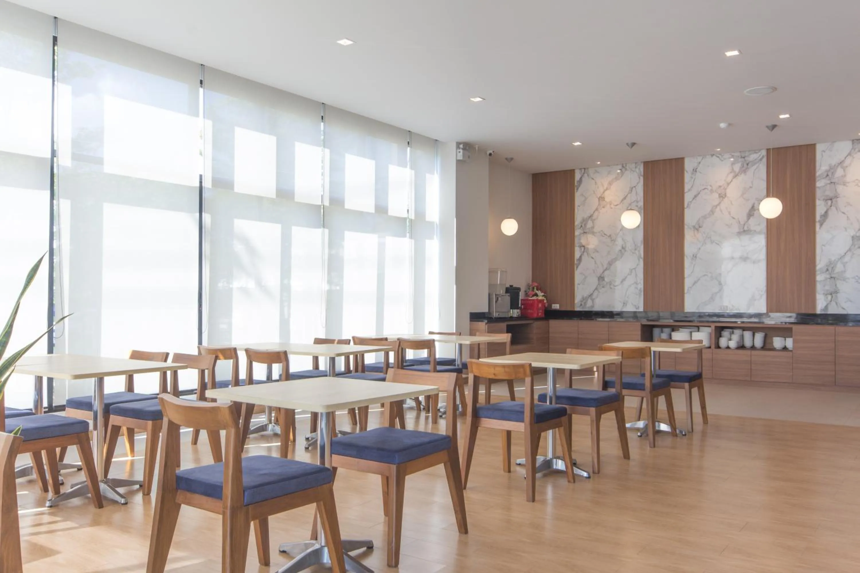 Restaurant/places to eat in Donchan Grand Hotel