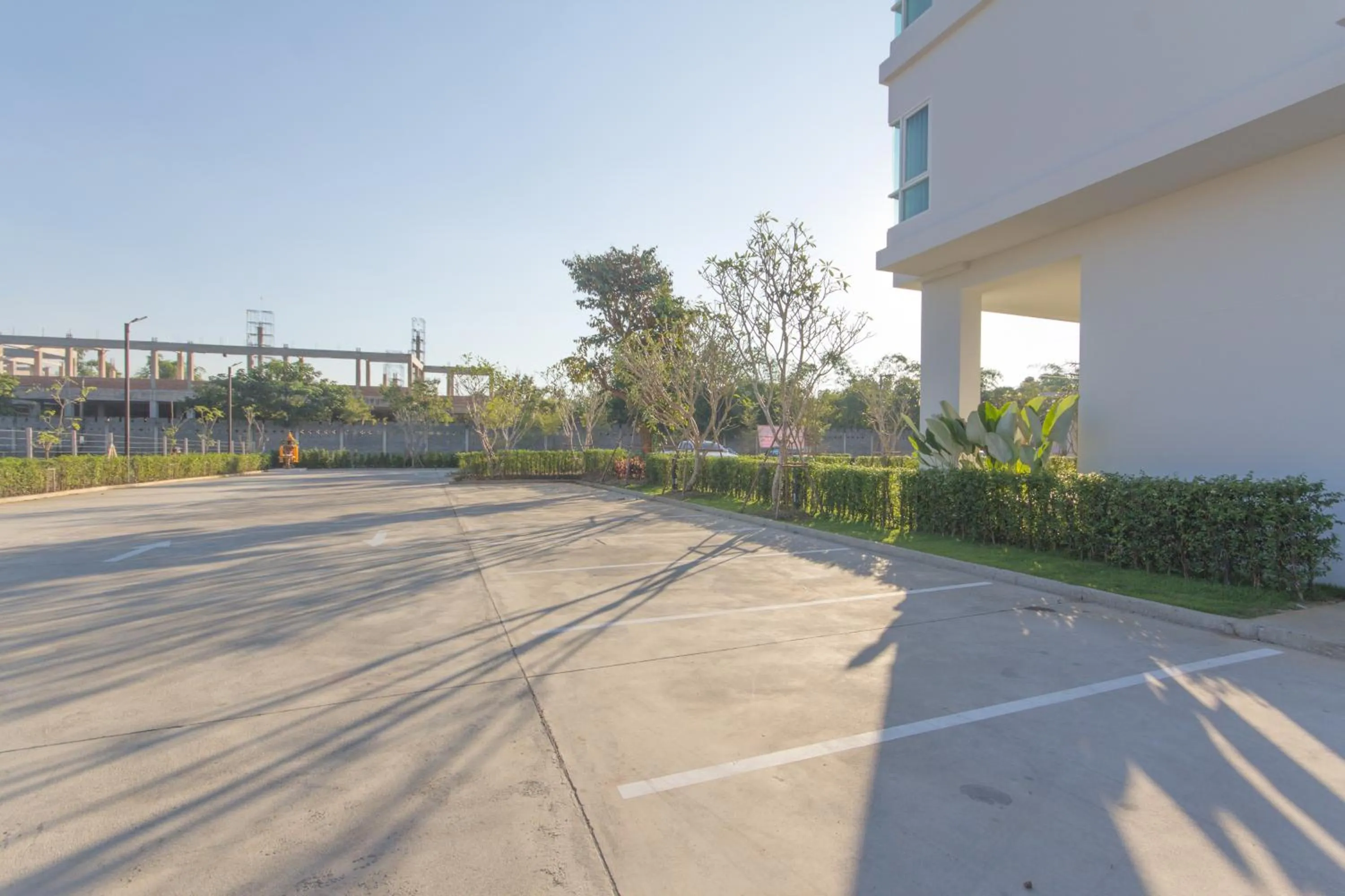 Parking in Donchan Grand Hotel