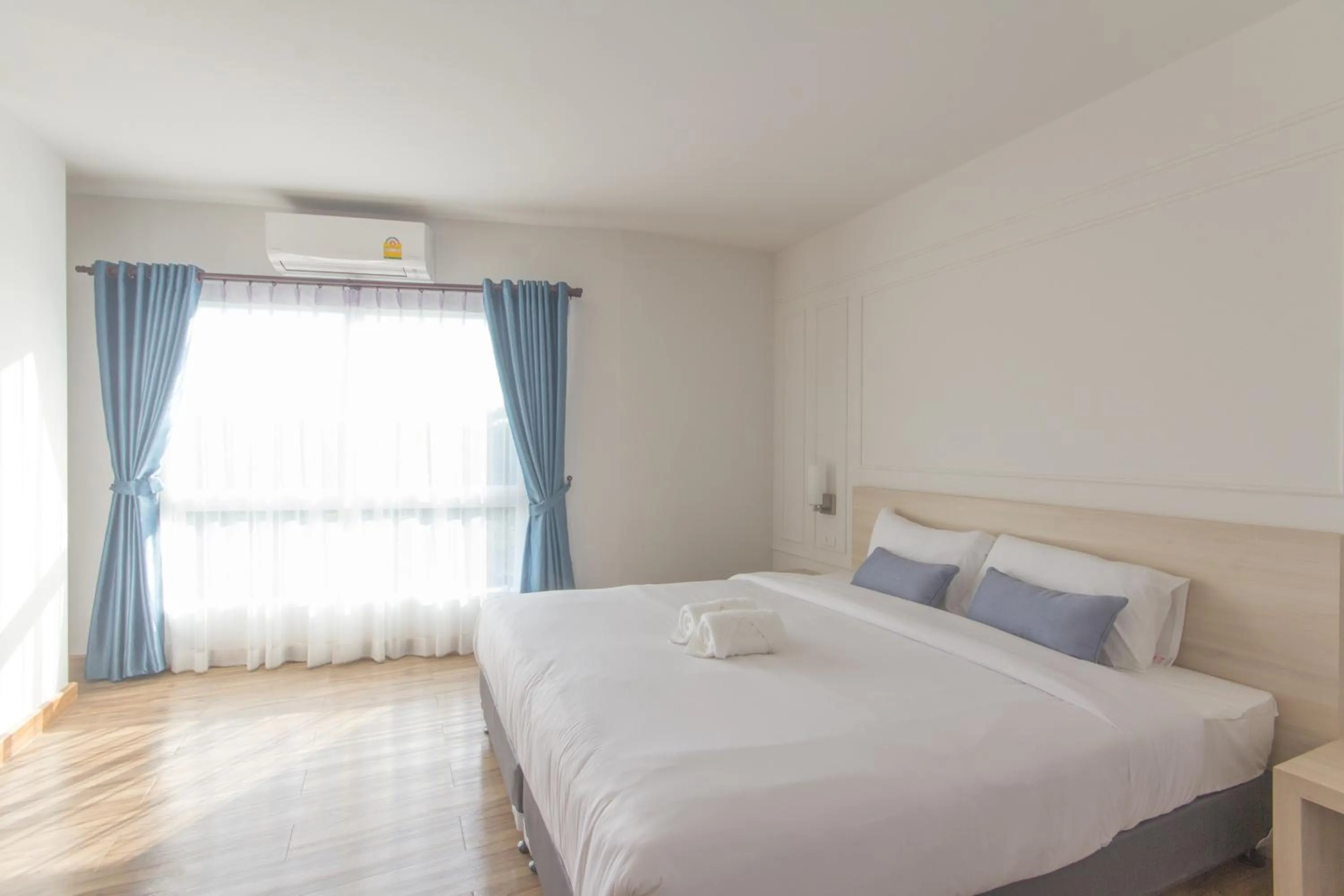 Bed in Donchan Grand Hotel