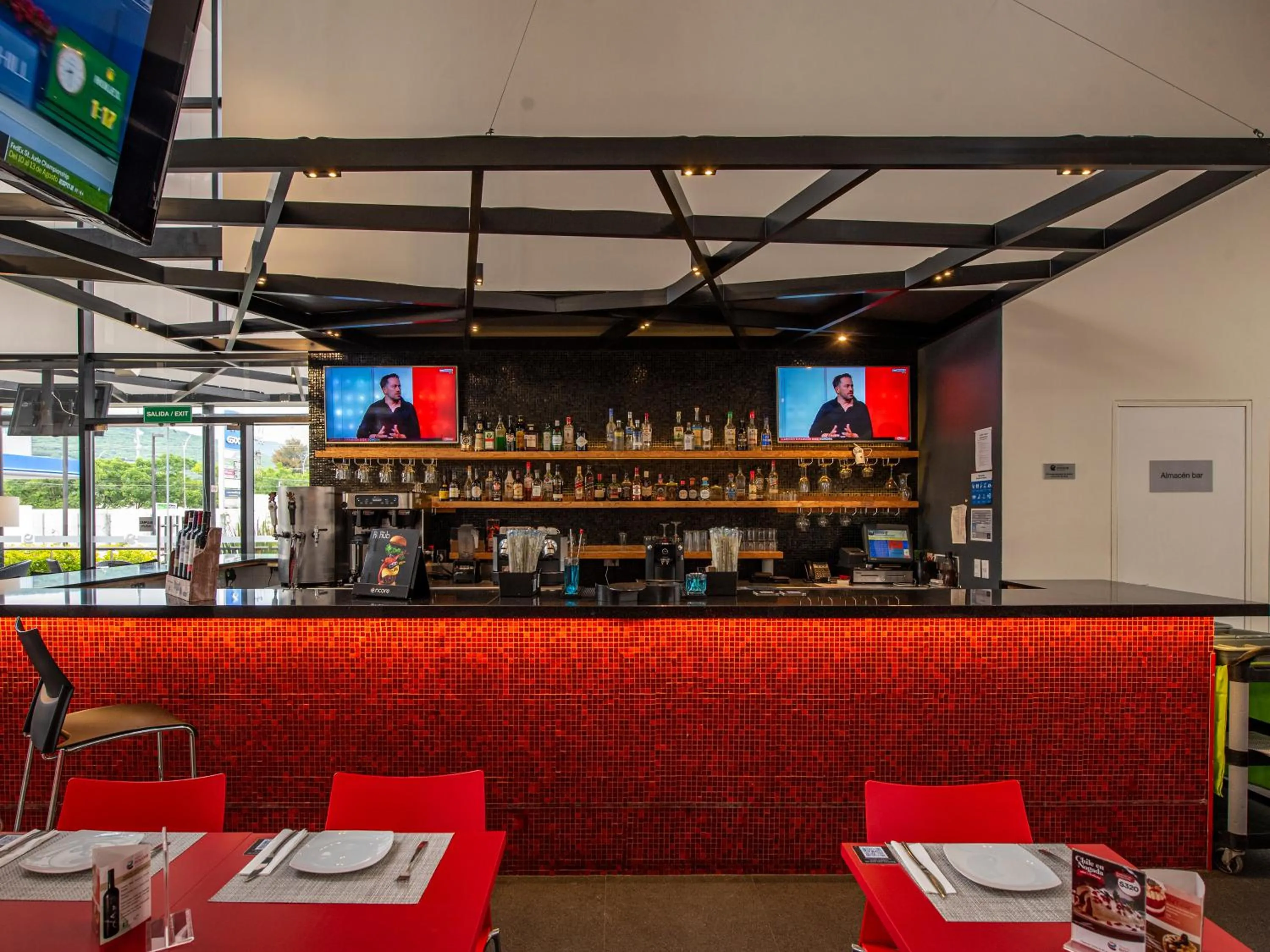 Lounge or bar in Ramada Encore by Wyndham Aguascalientes