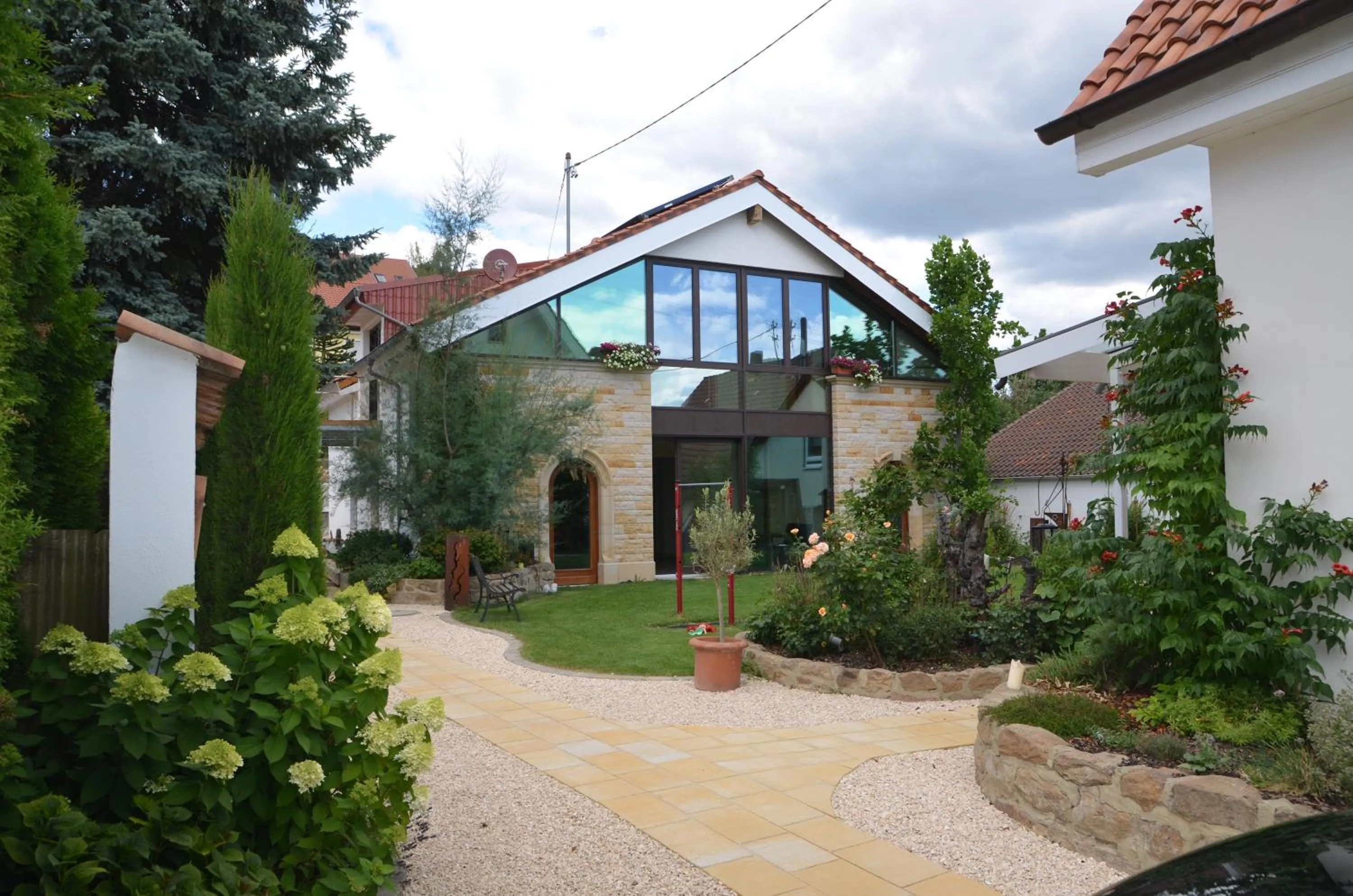 Garden in Gästehaus Alte Glaserei