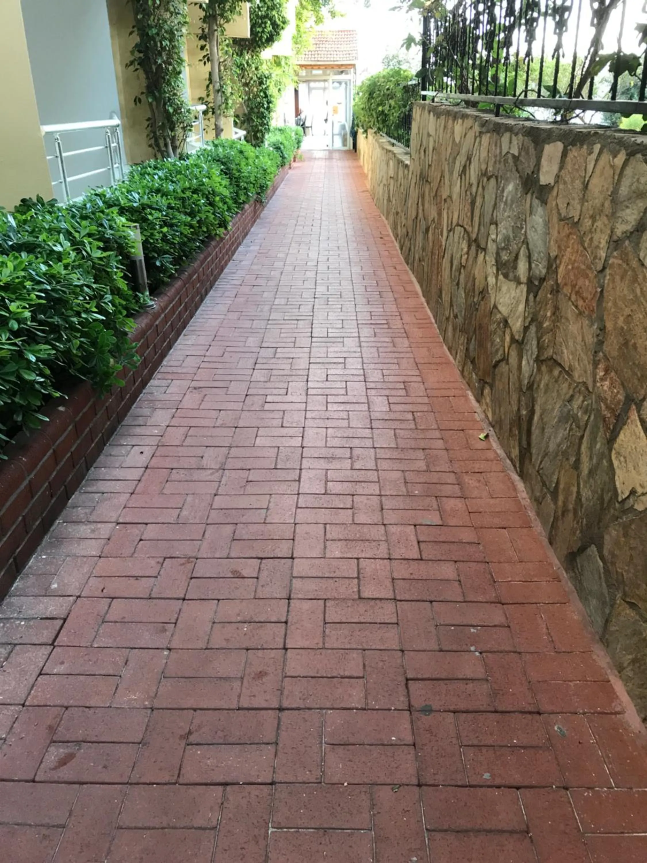 Facade/entrance in Muz Hotel