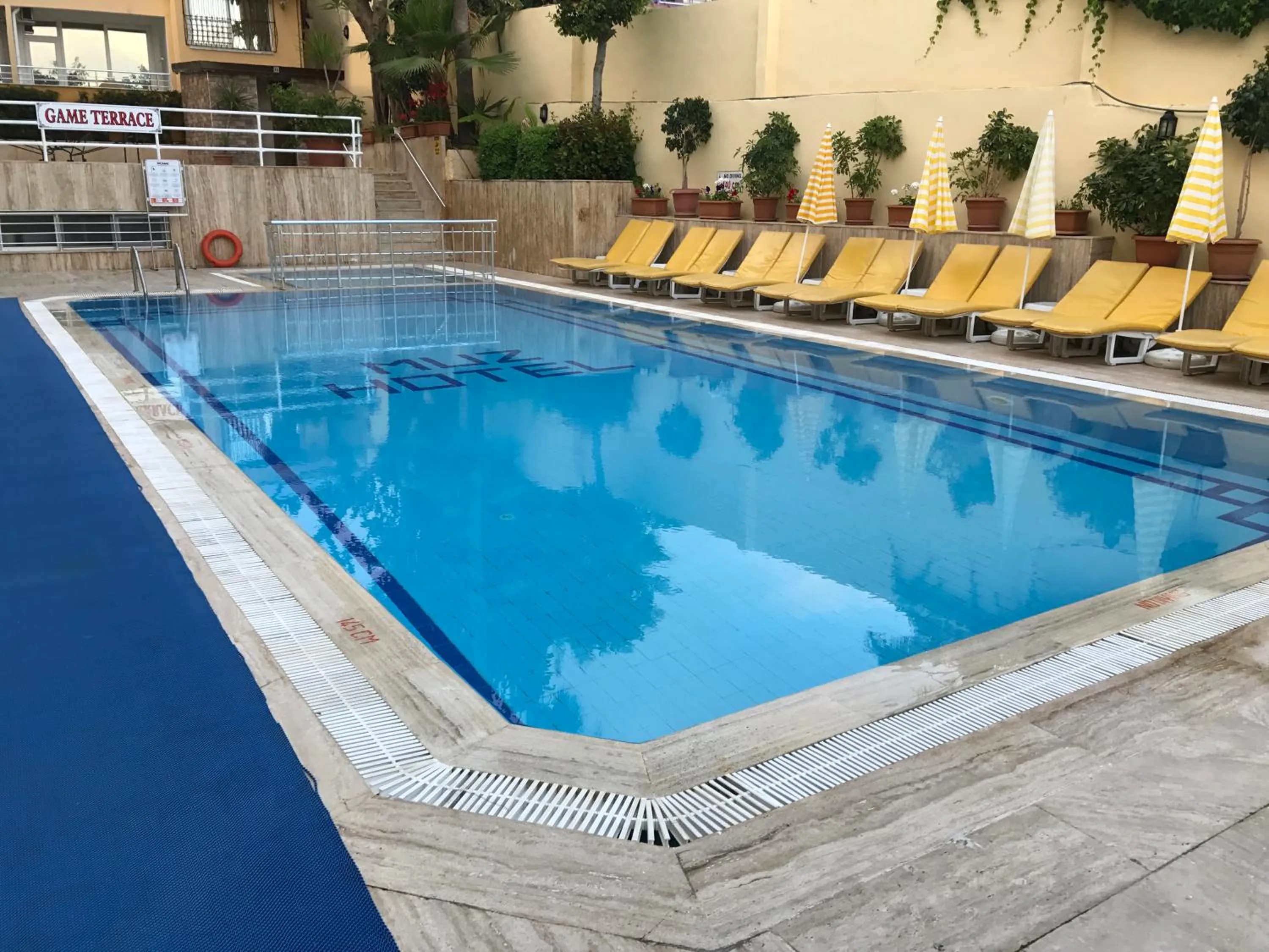 Swimming pool in Muz Hotel