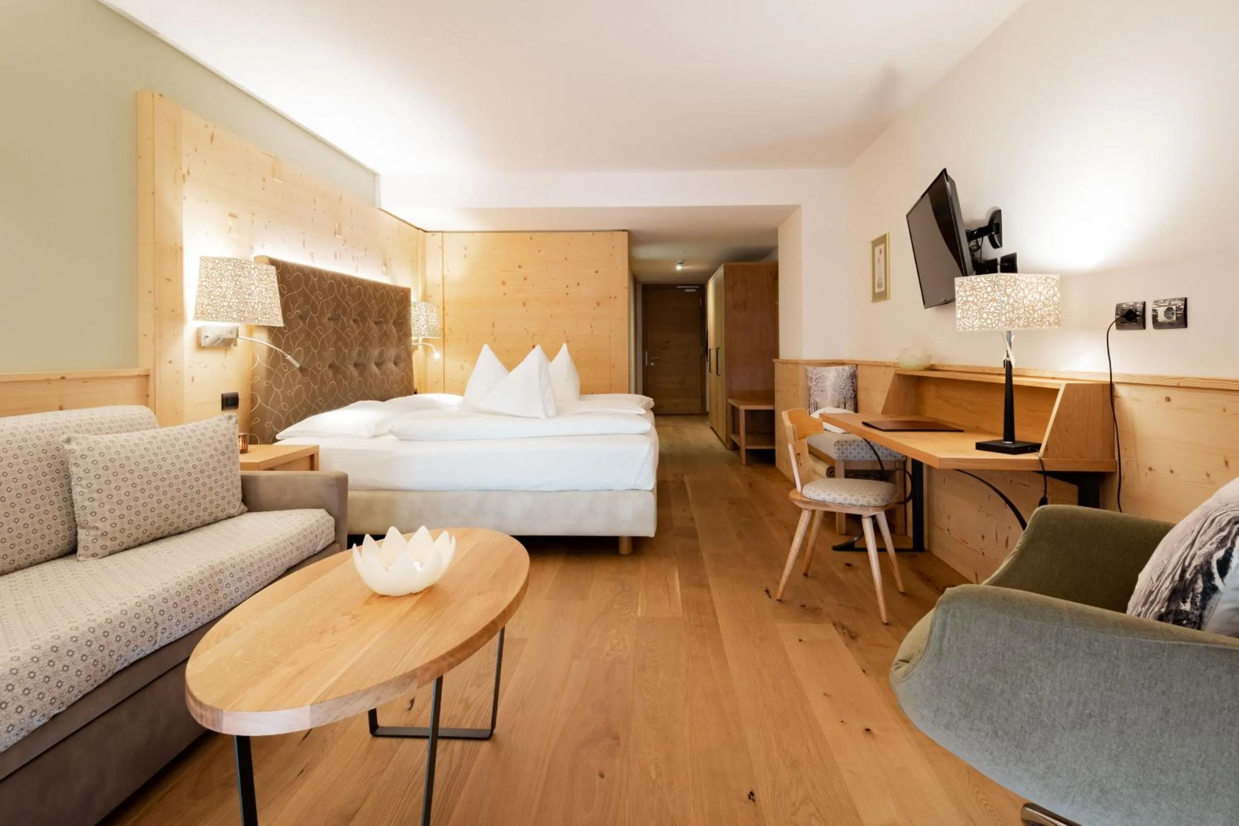 Bedroom, Bed in Hotel Cesa Tyrol