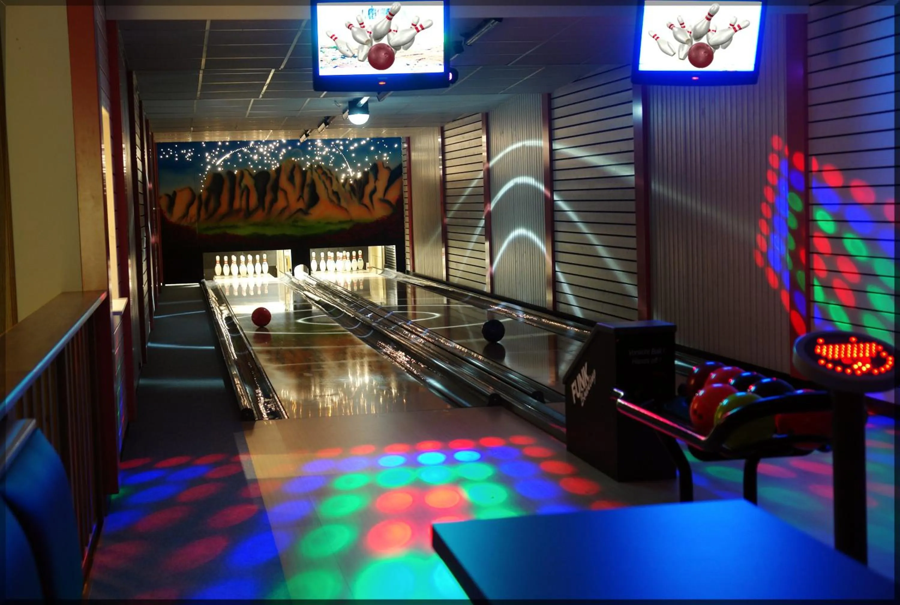 Bowling in Hotel Cesa Tyrol