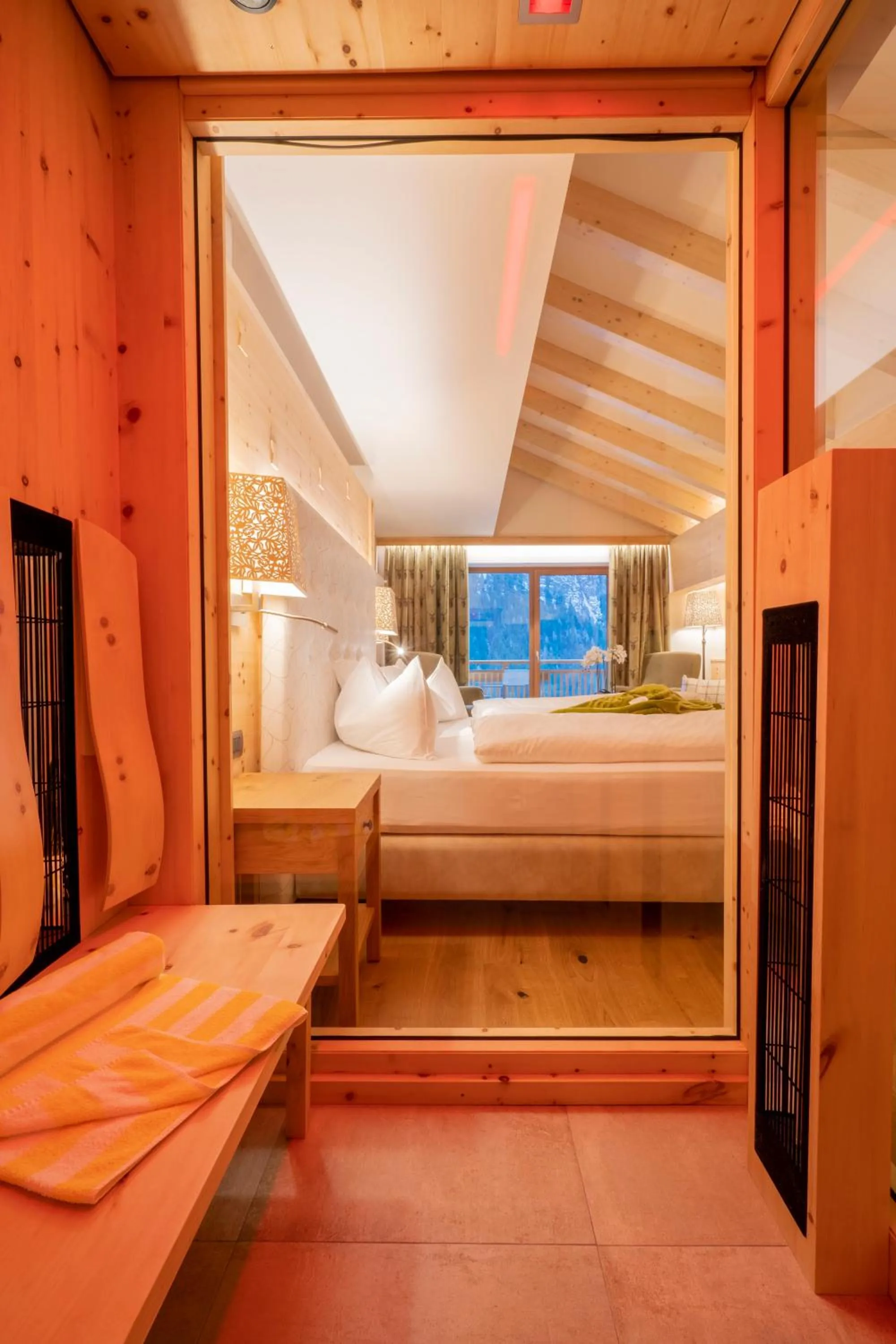 Sauna, Bed in Hotel Cesa Tyrol