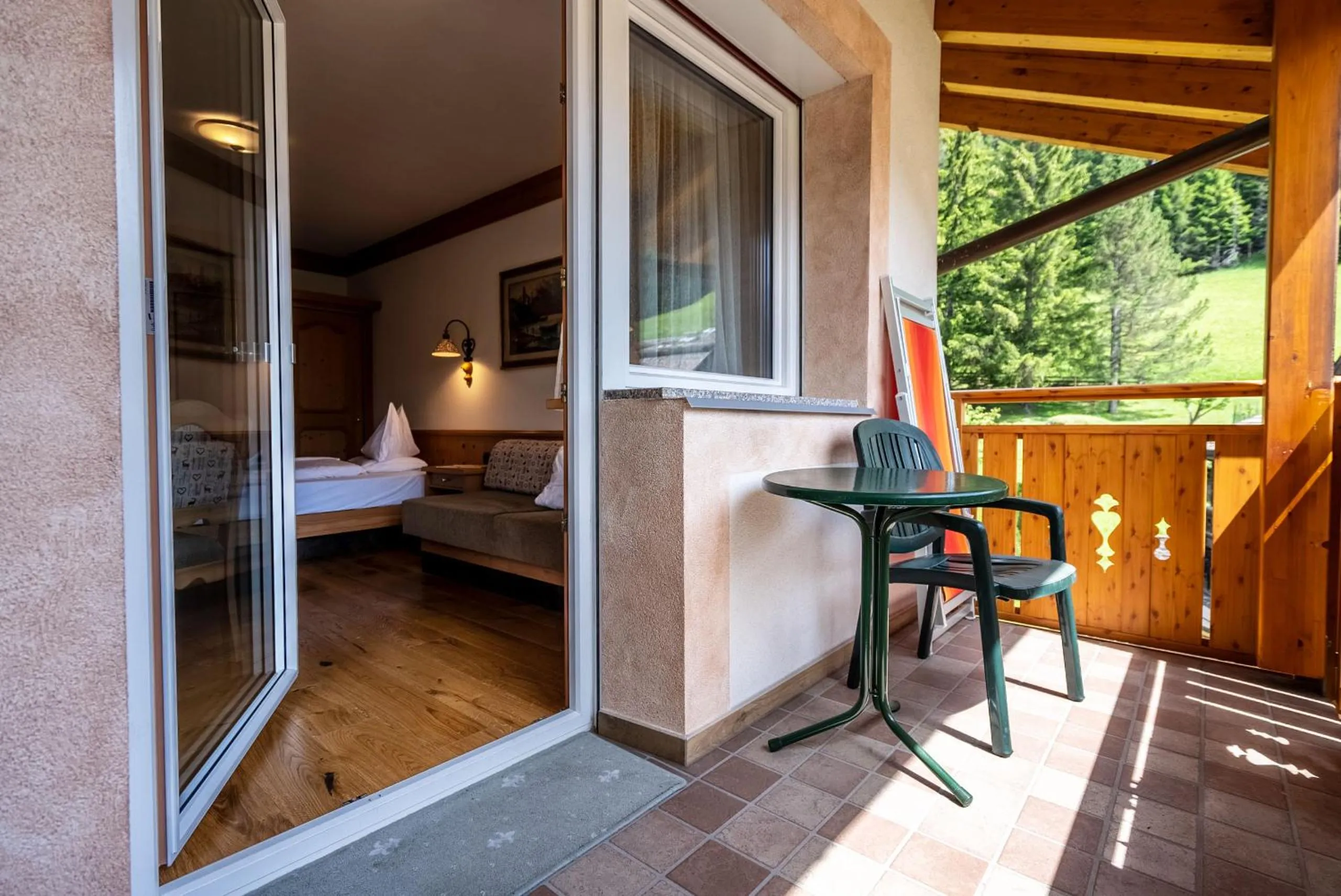 Balcony/Terrace, Bed in Hotel Cesa Tyrol