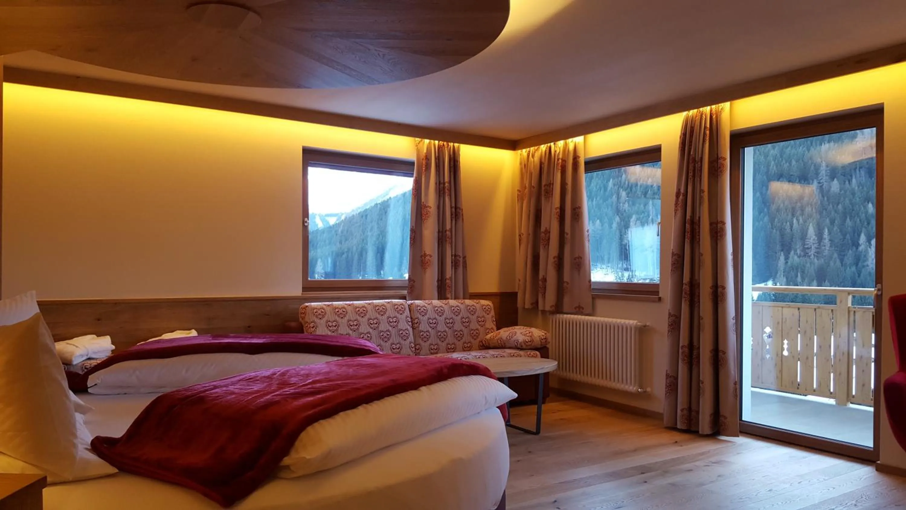 Bed in Hotel Cesa Tyrol