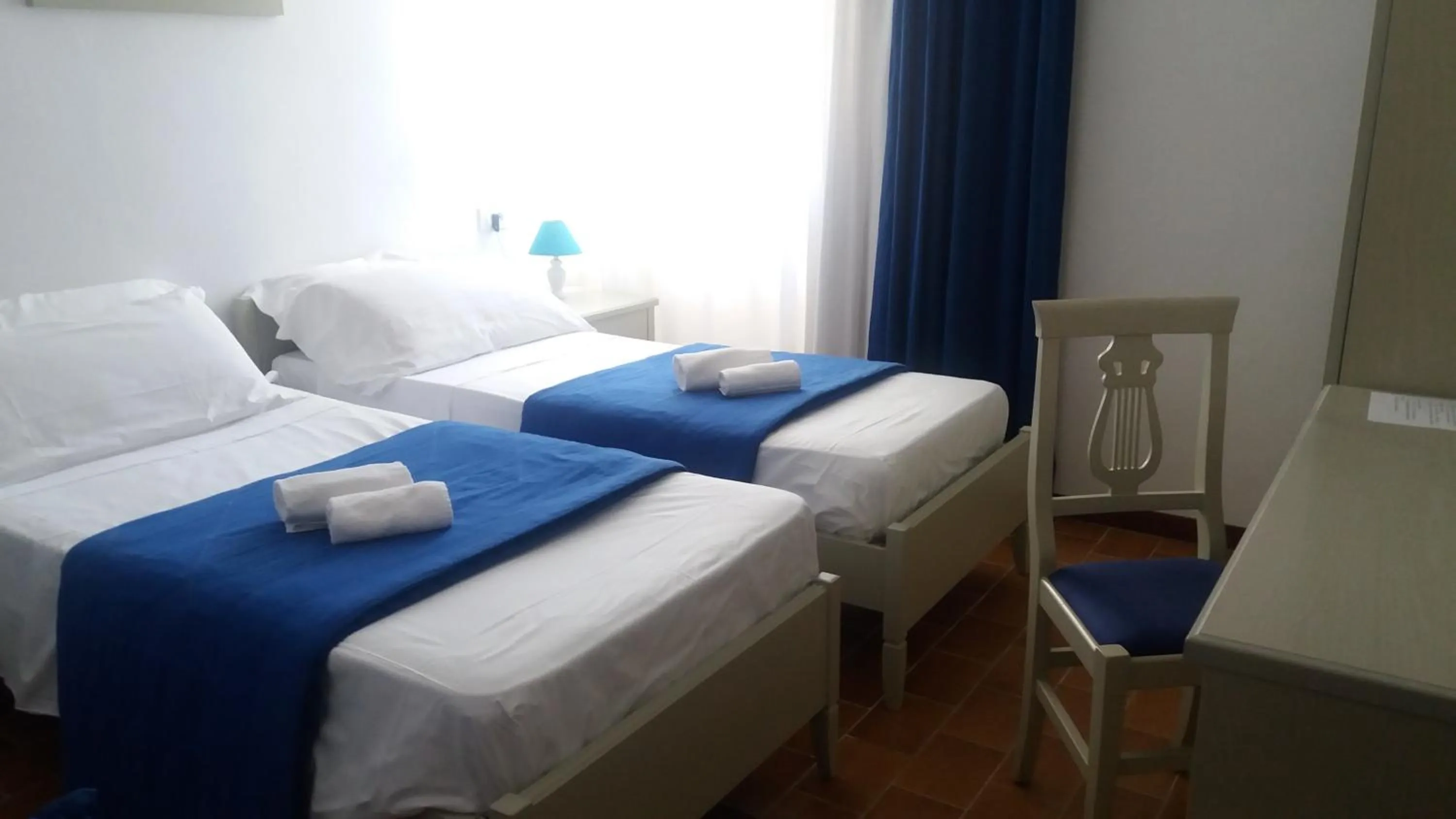 Bedroom, Bed in Albergo Dei 10 Colori