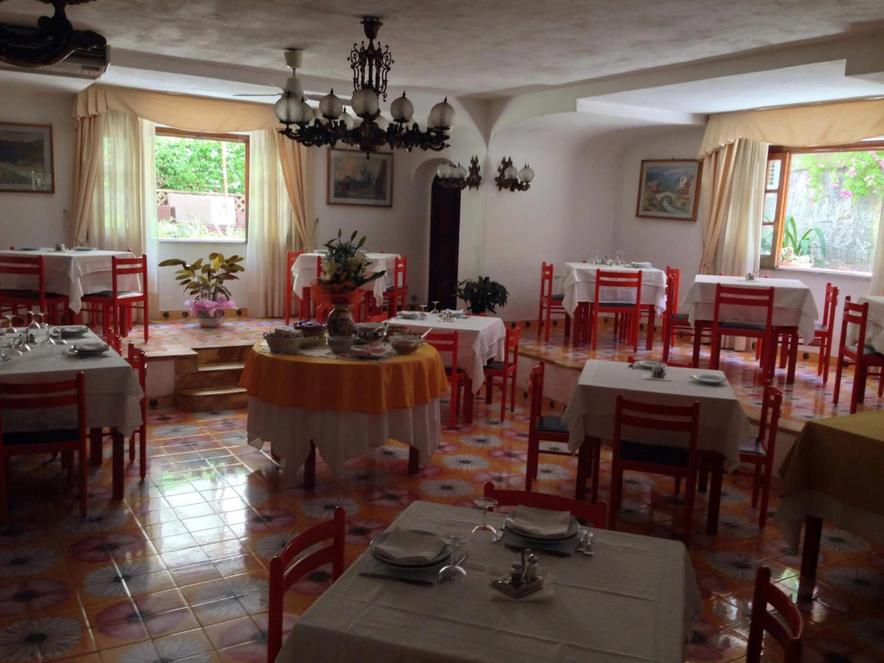 Restaurant/places to eat in Hotel Villa Hermosa