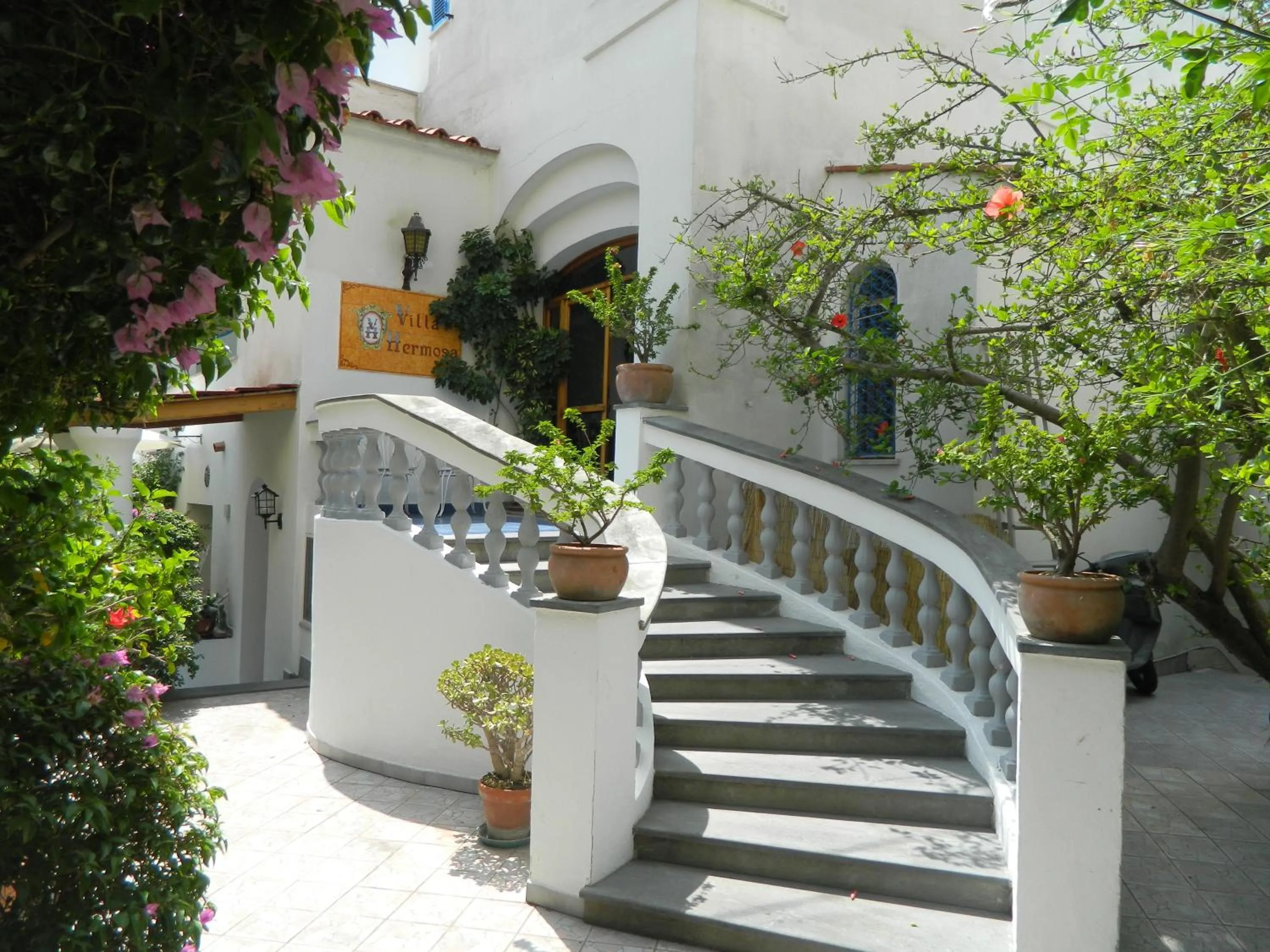 Facade/entrance in Hotel Villa Hermosa