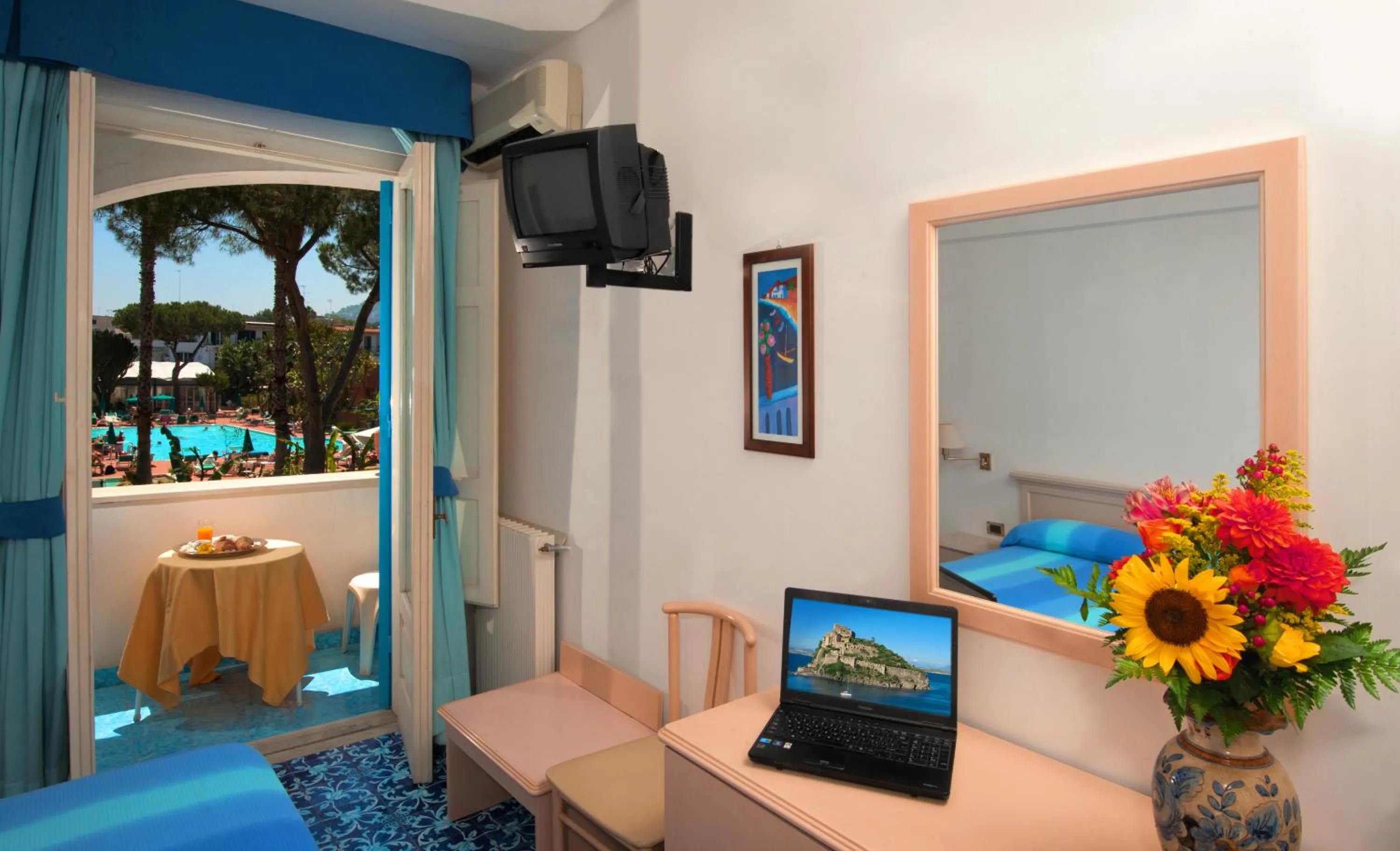 Day in Hotel Villa Hermosa