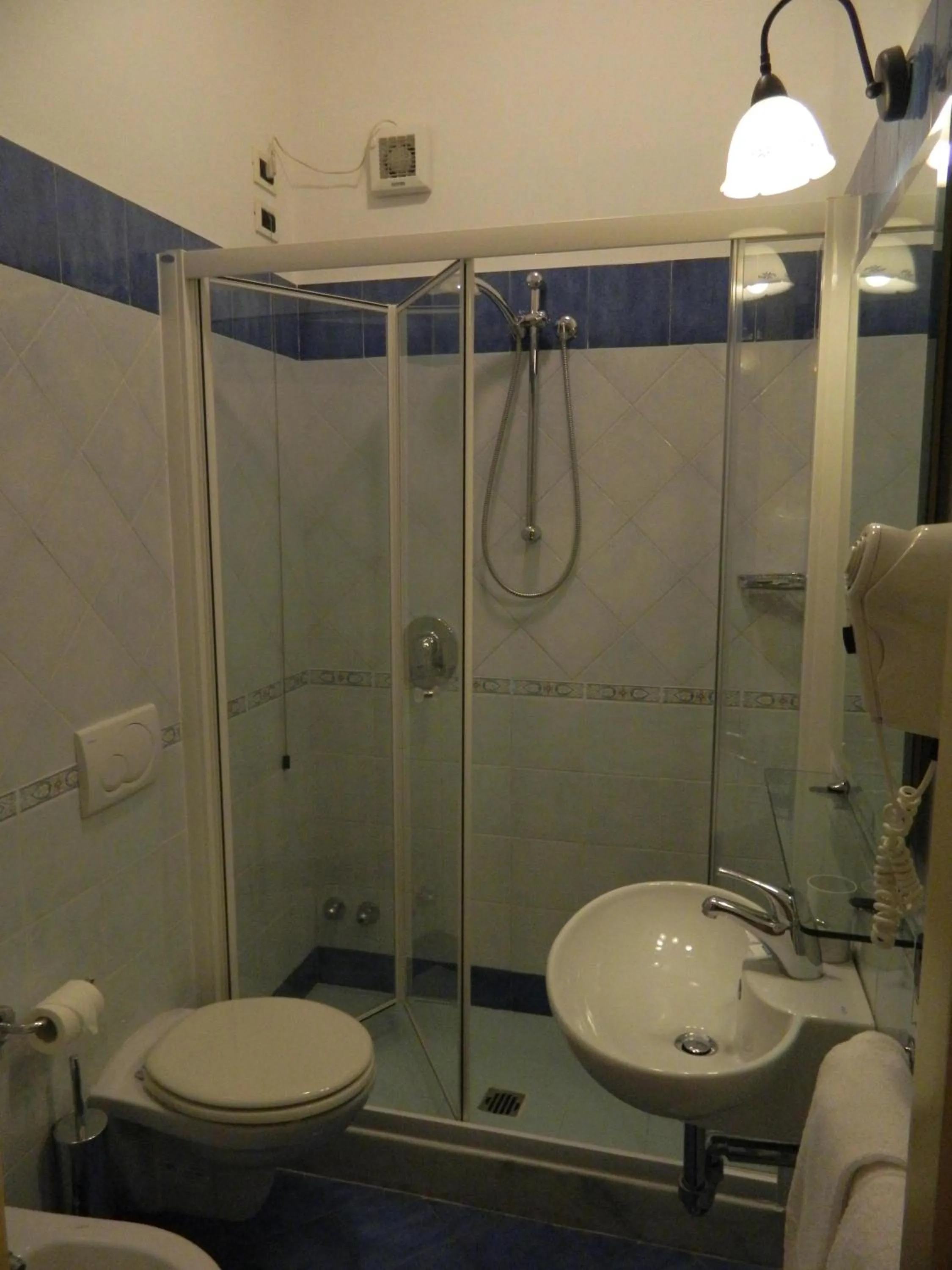 Bathroom in Hotel Villa Hermosa