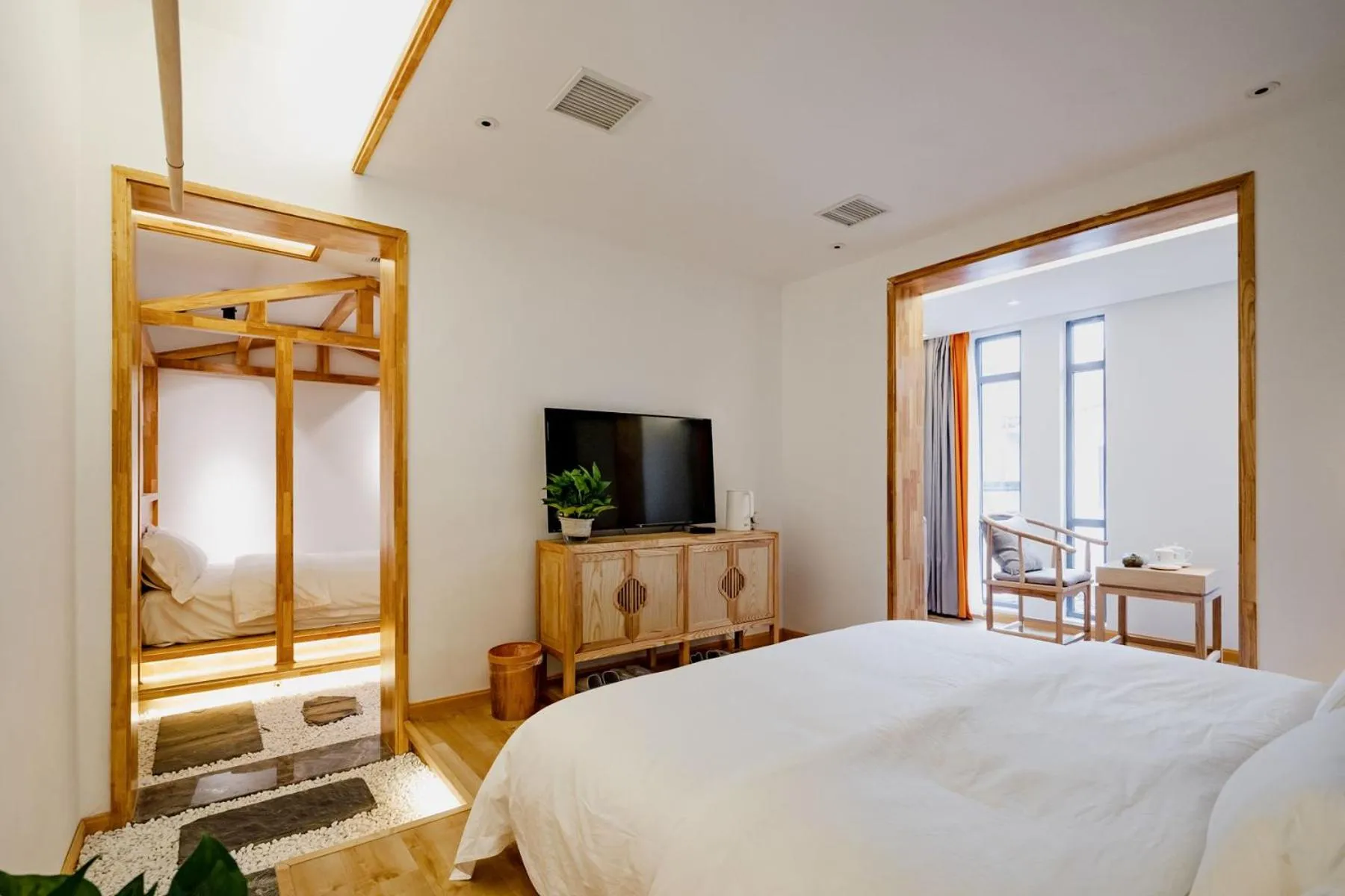 Superior King Suite in Zhangjiajie Su Xin Resort Near Tianmen Shan & Hehua airport-Free pick up