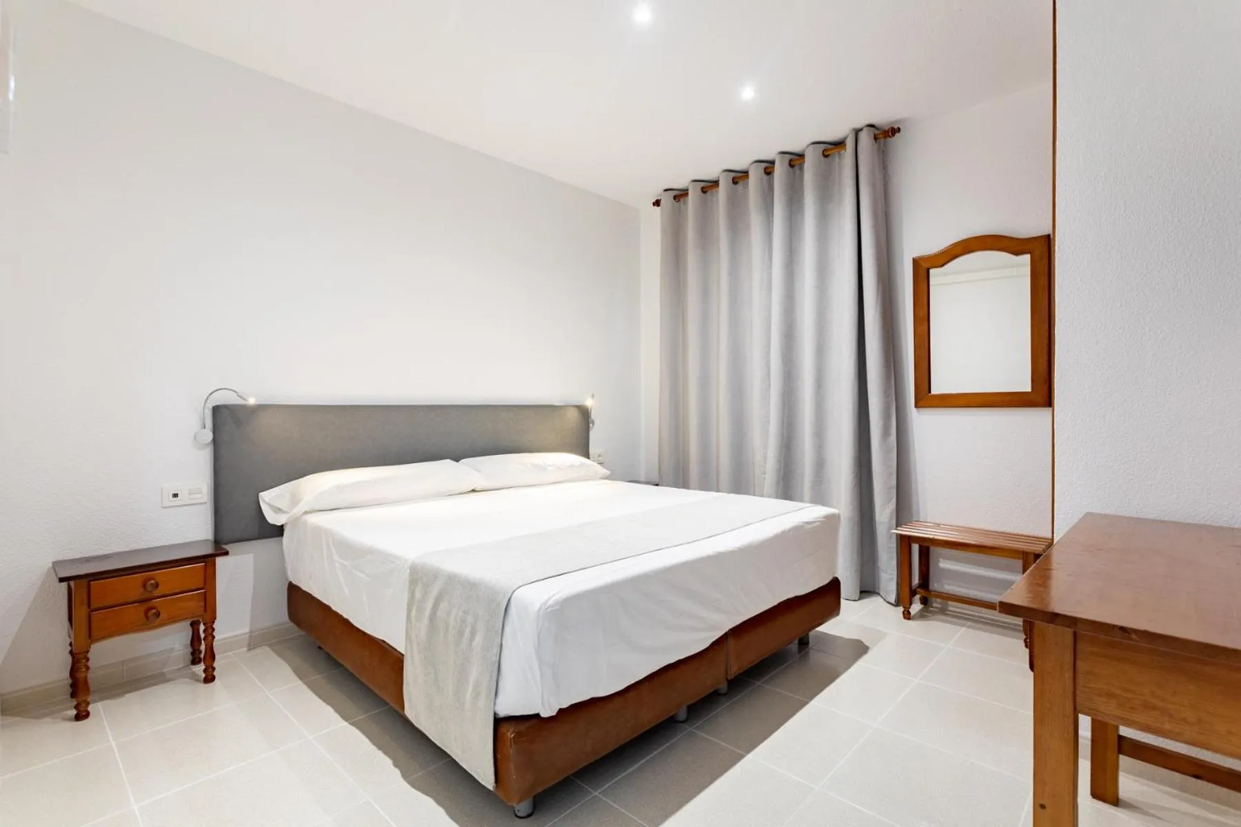 Bed in Hostal La Costa