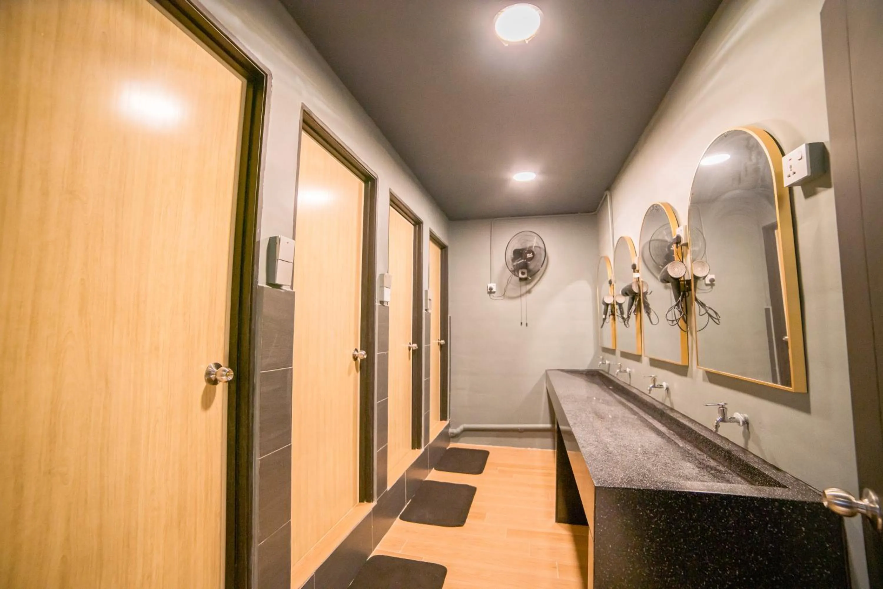 Homy Seafront Hostel