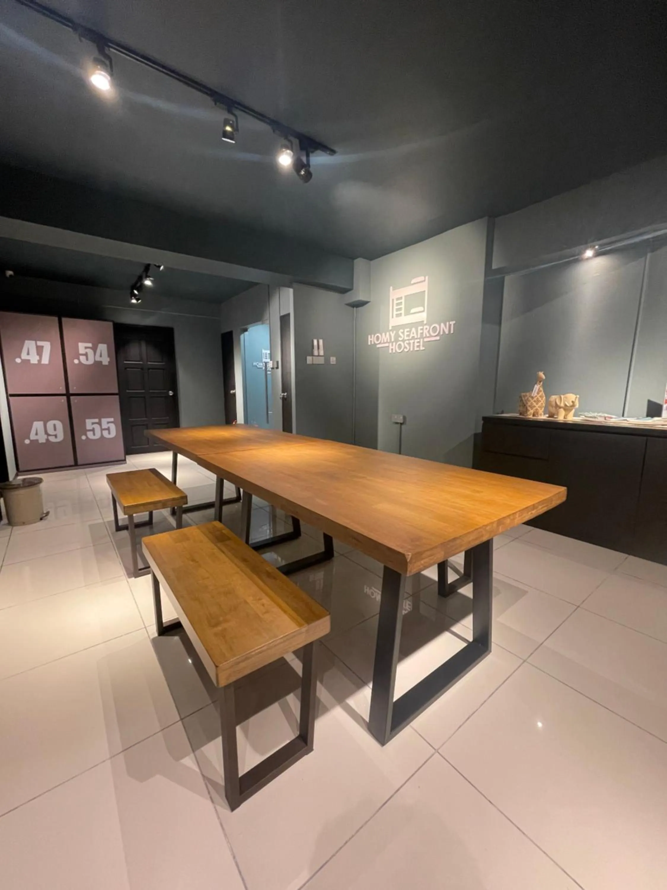 Homy Seafront Hostel