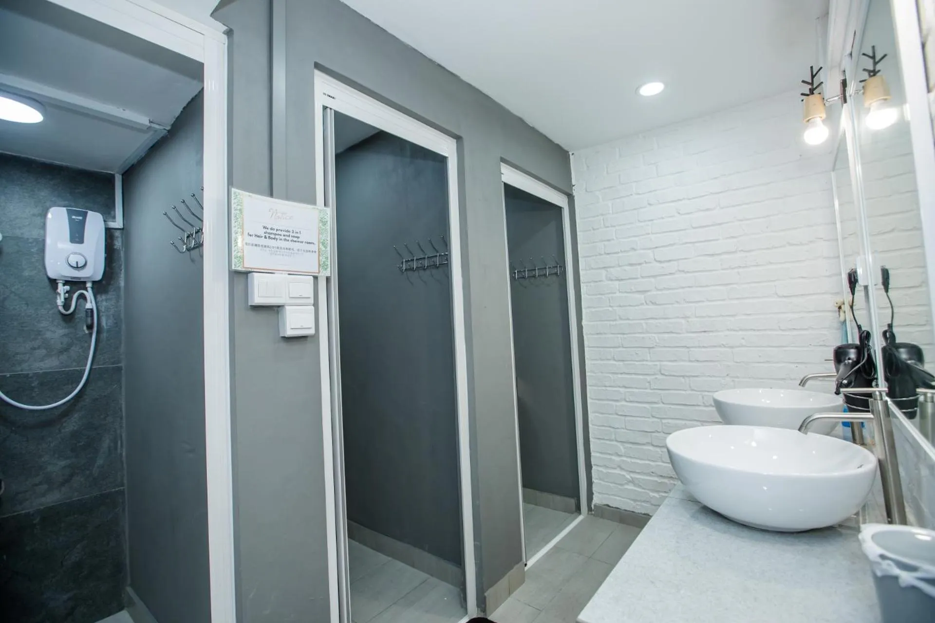 Homy Seafront Hostel