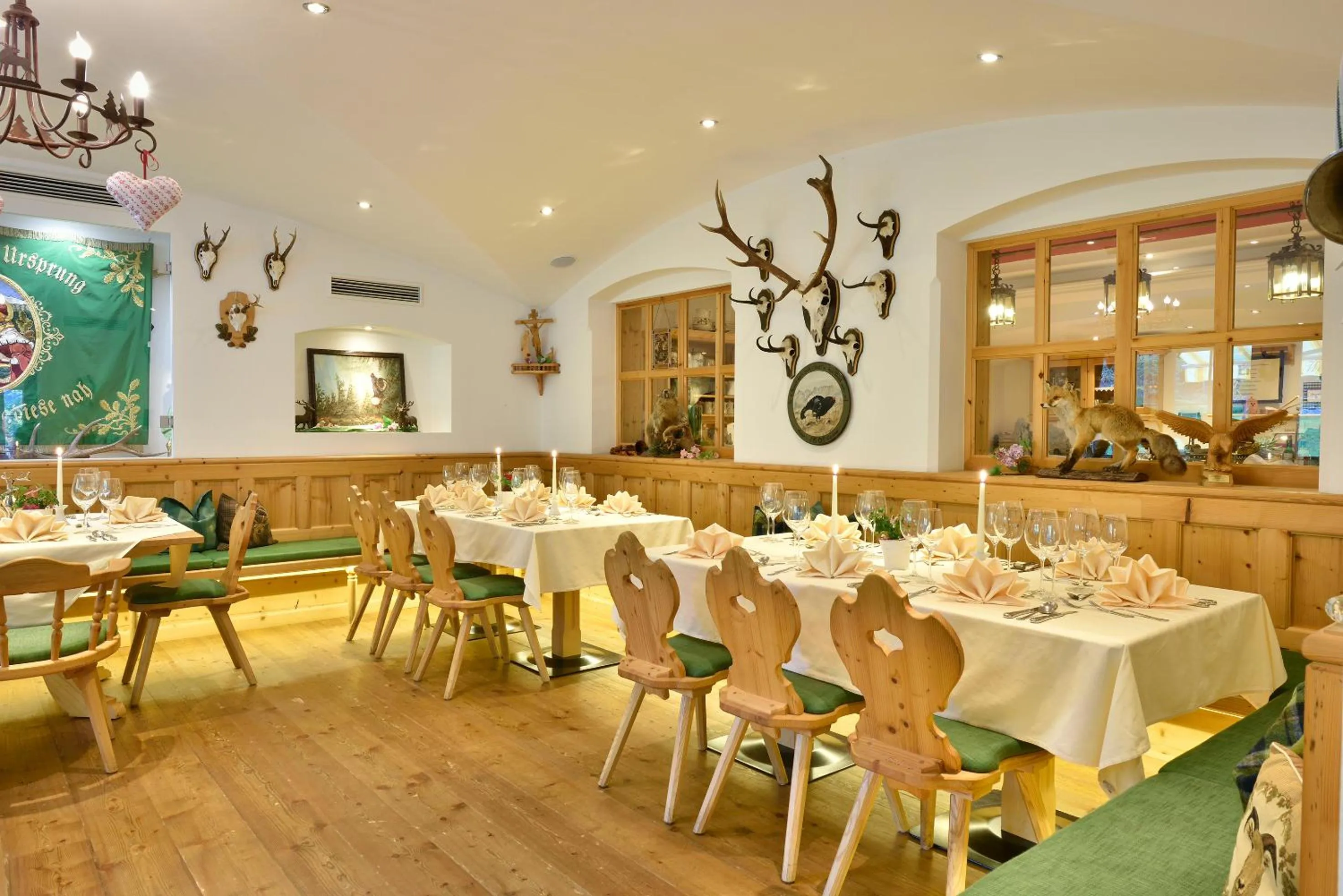 Restaurant/places to eat in Hotel Hubertus