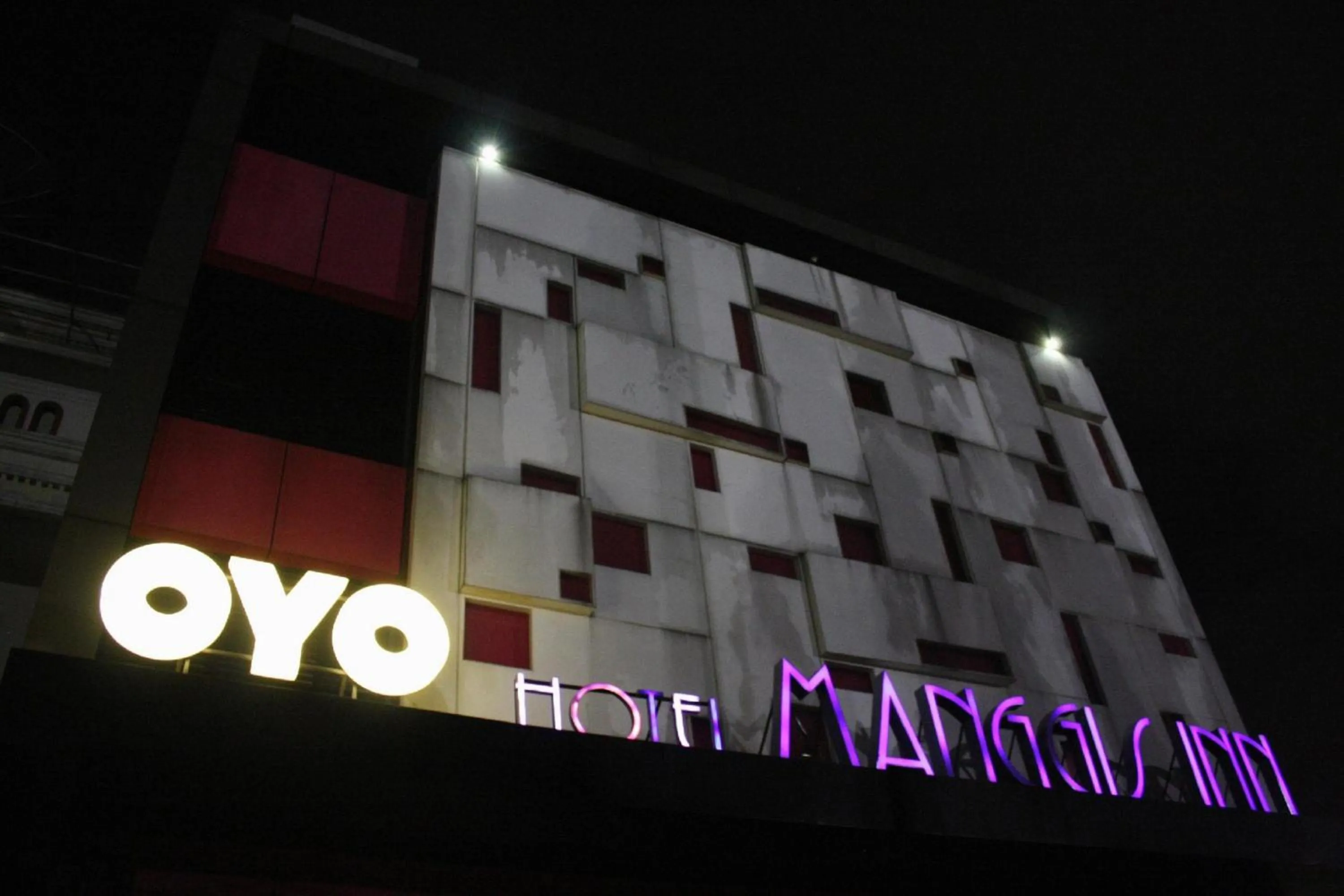 Property building in Collection O Manggis Inn