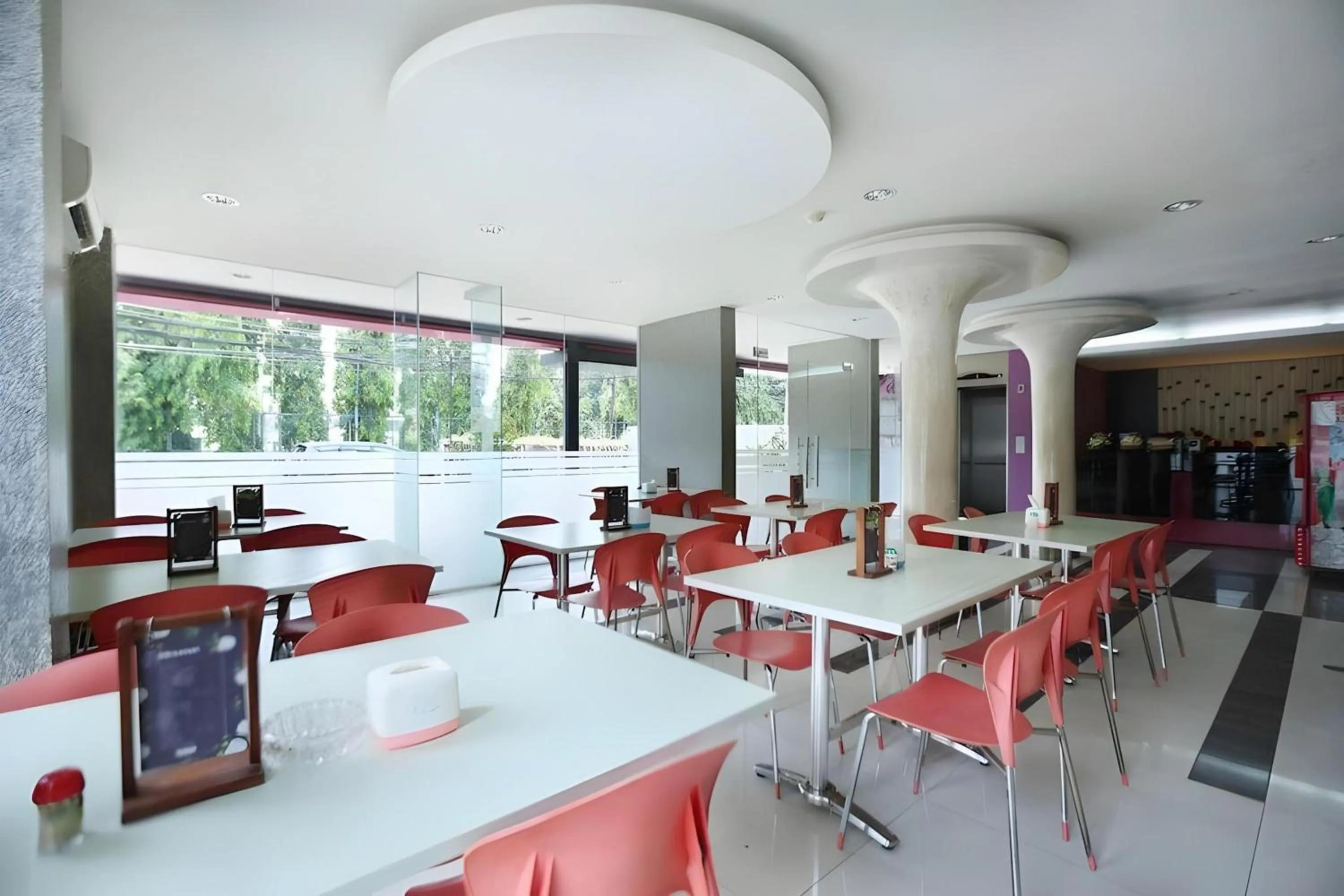 Restaurant/places to eat in Collection O Manggis Inn