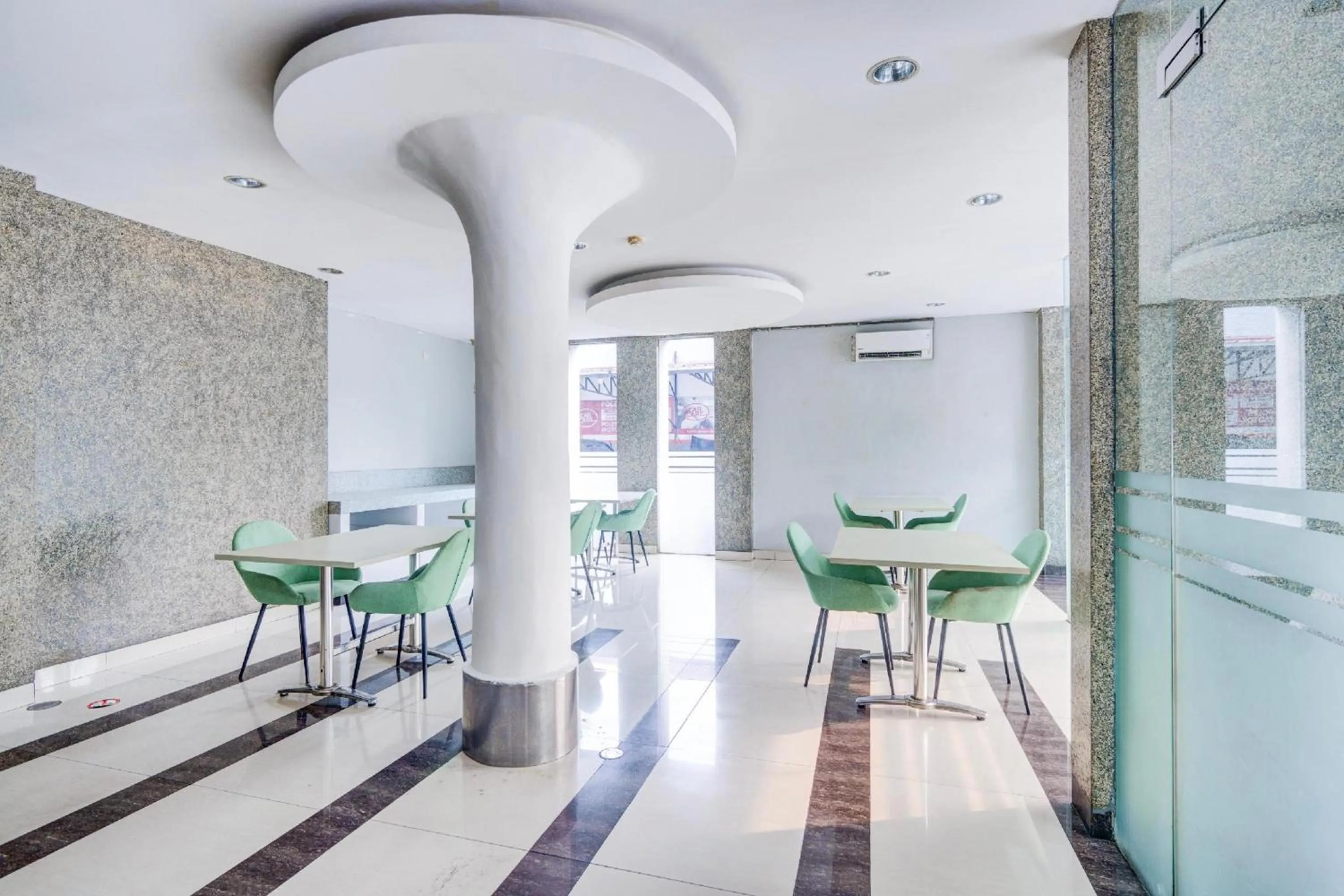 Lobby or reception in Collection O Manggis Inn