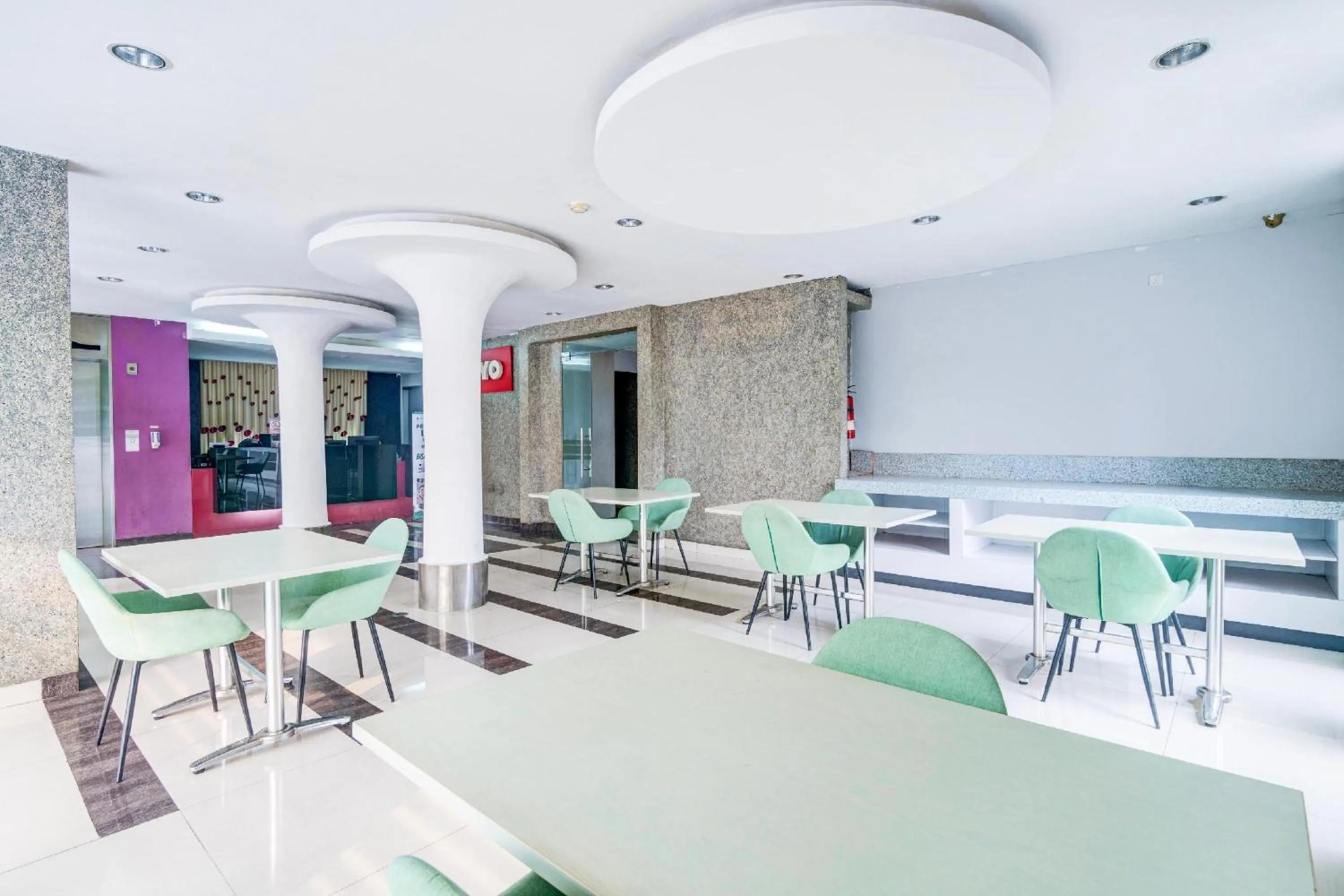 Lobby or reception in Collection O Manggis Inn