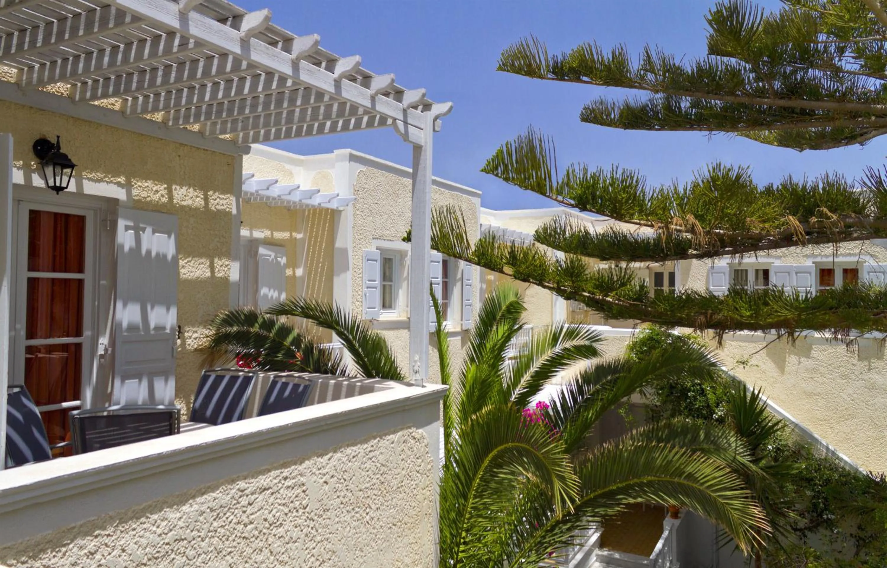 Patio in Dolphins Apartments