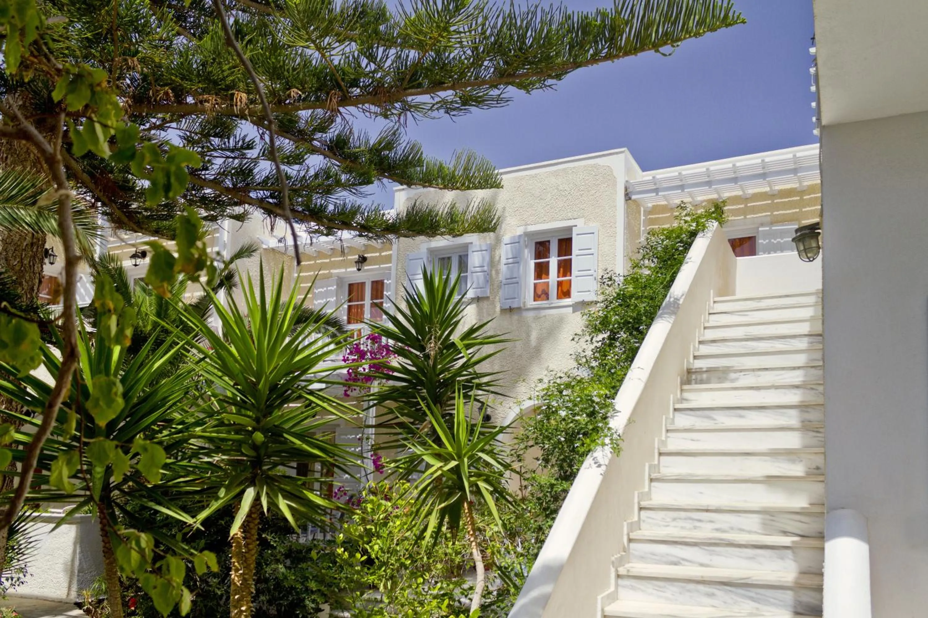 Property building in Dolphins Apartments