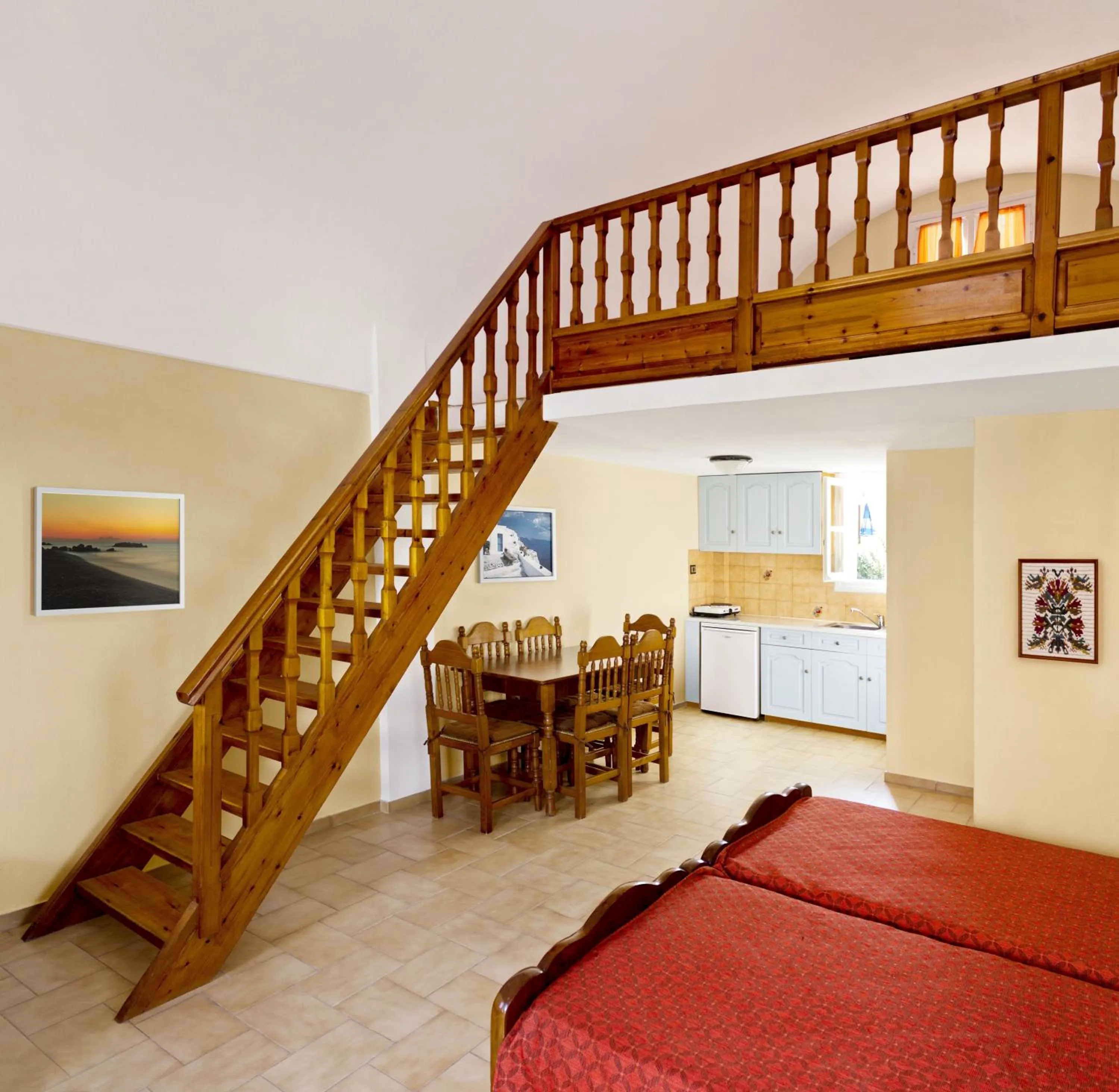 Decorative detail, Bed in Dolphins Apartments