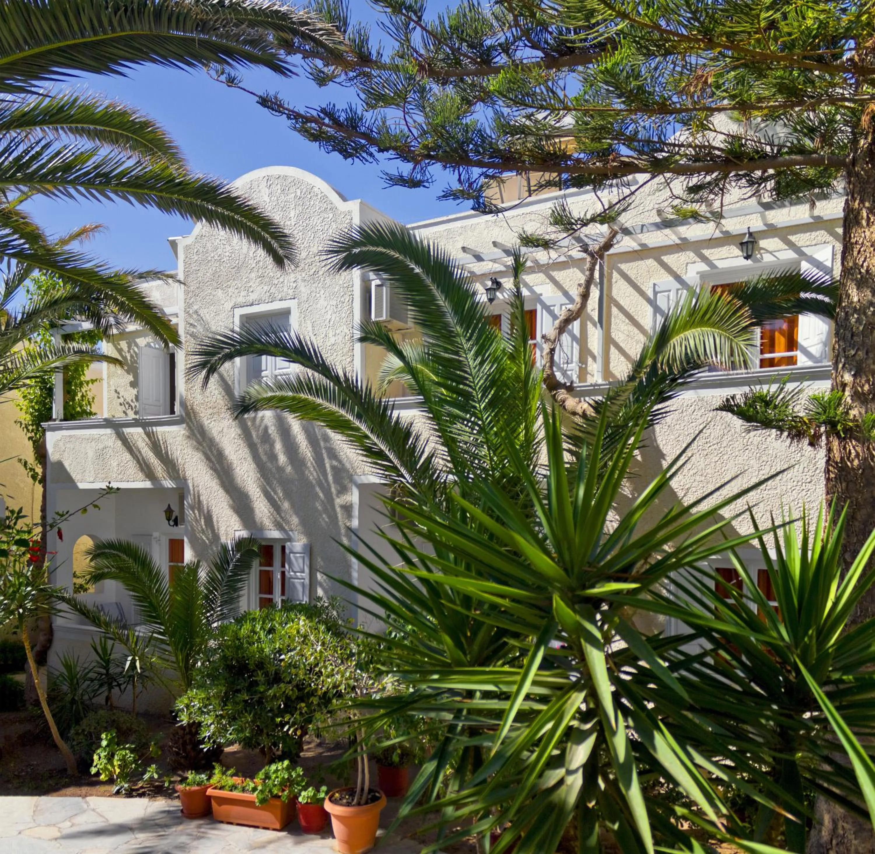 Property building in Dolphins Apartments