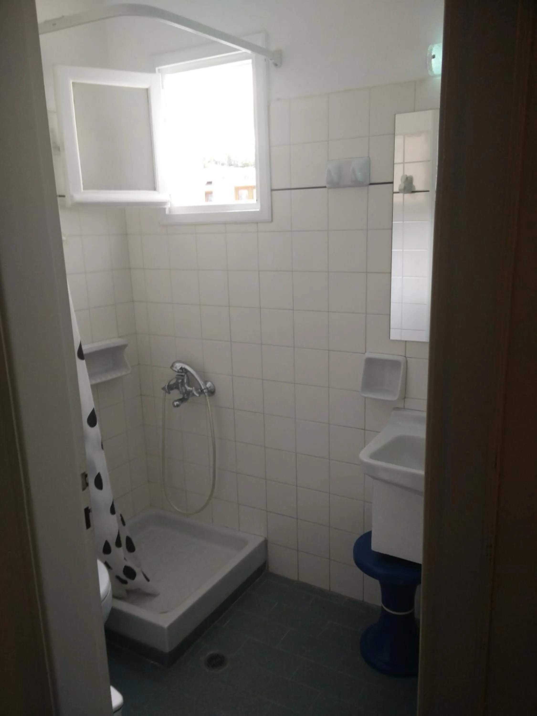 Shower in Dolphins Apartments