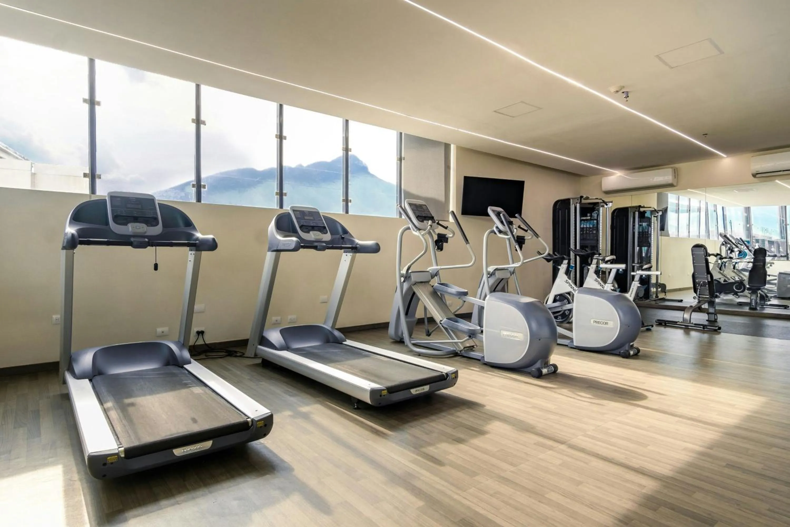 Fitness centre/facilities in SJ Grand Hotel Monterrey