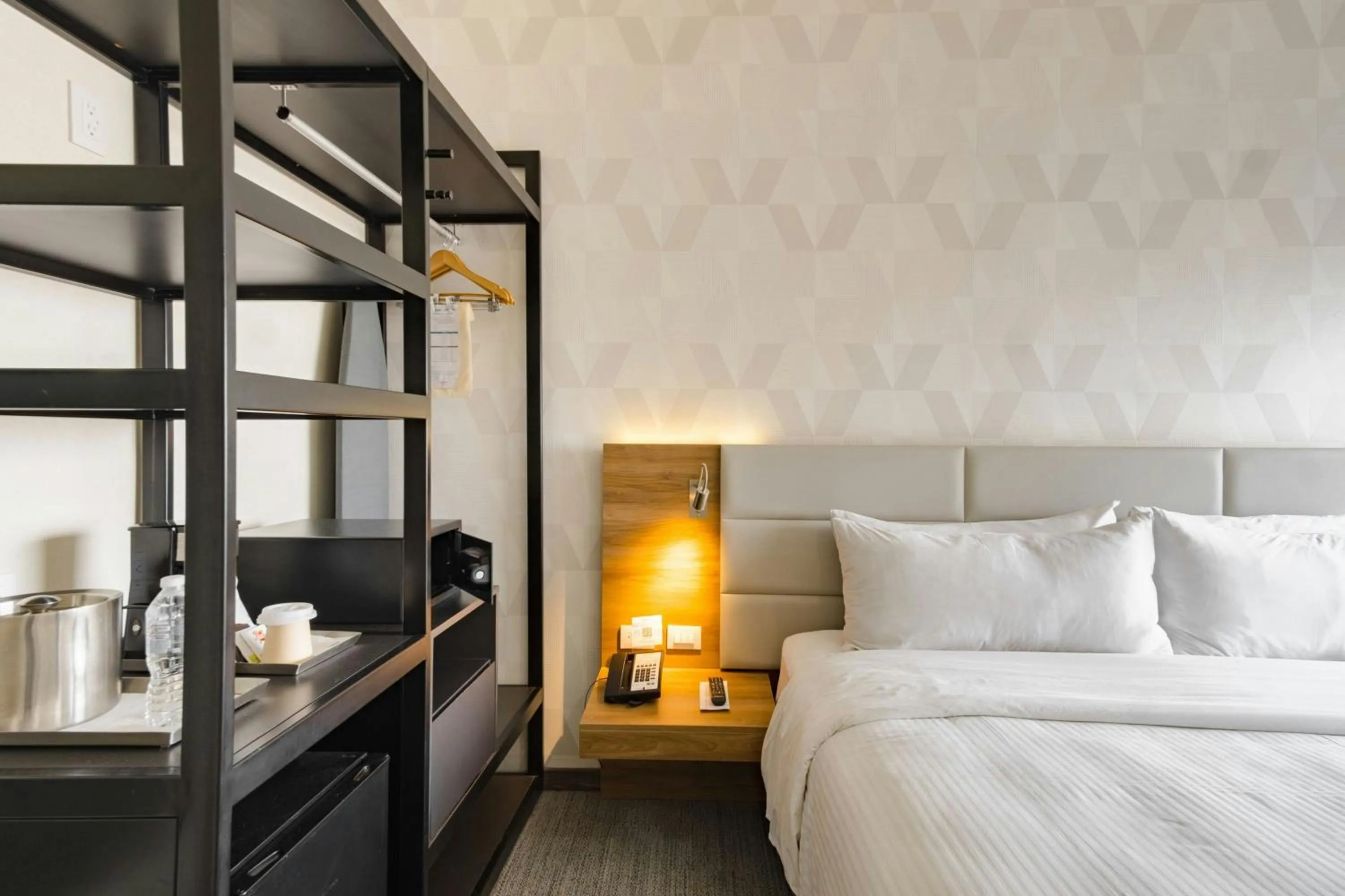 Photo of the whole room, Bed in SJ Grand Hotel Monterrey