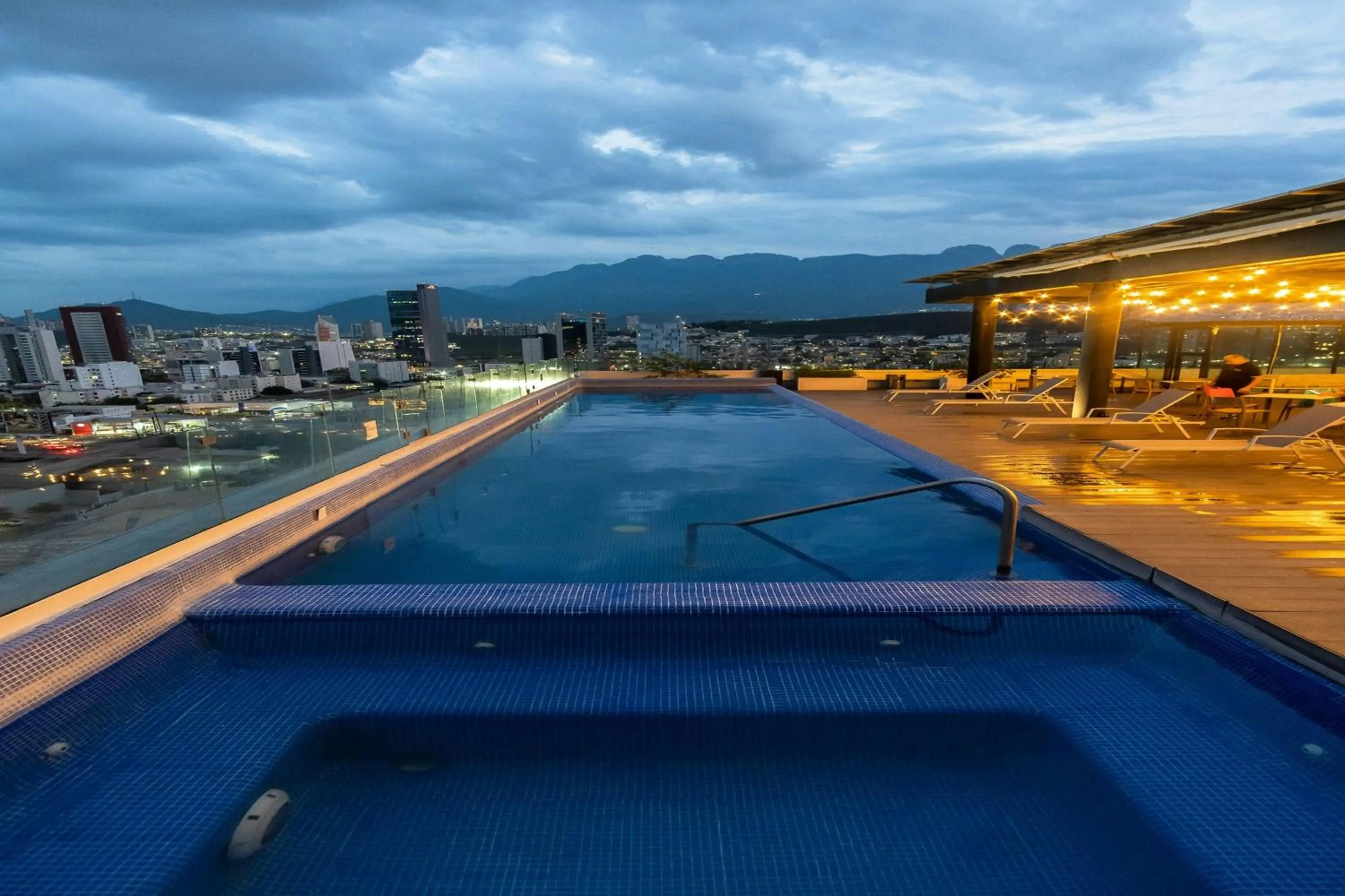 Swimming pool in SJ Grand Hotel Monterrey