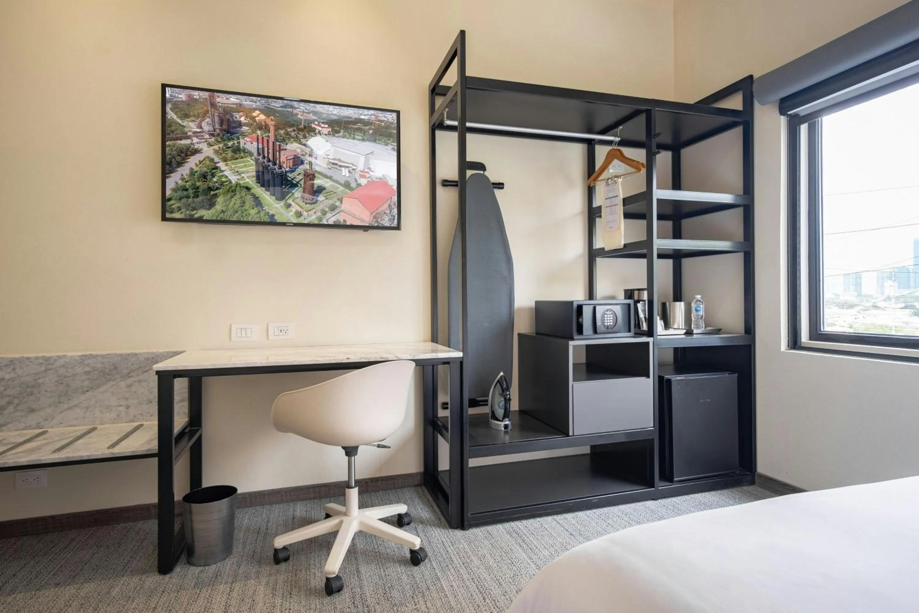 Photo of the whole room, Bed in SJ Grand Hotel Monterrey