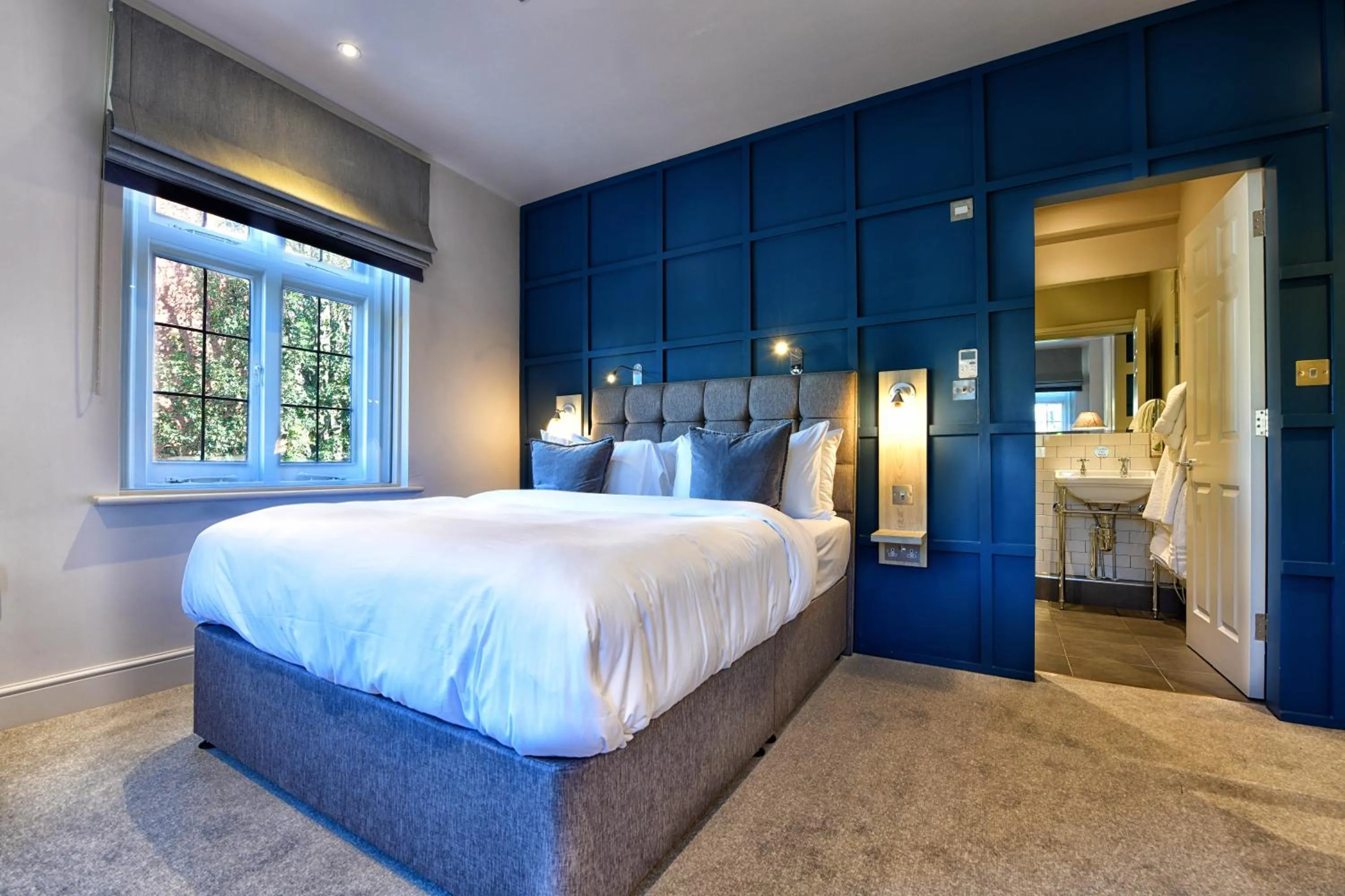 Bed in The Bridge Pub & Rooms