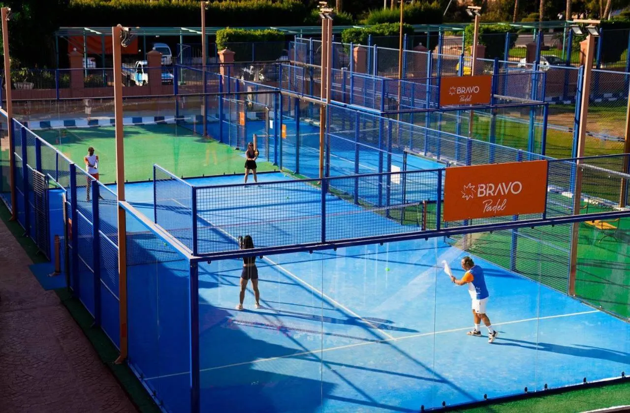 Tennis court in Nubian Village, Families and Couples only