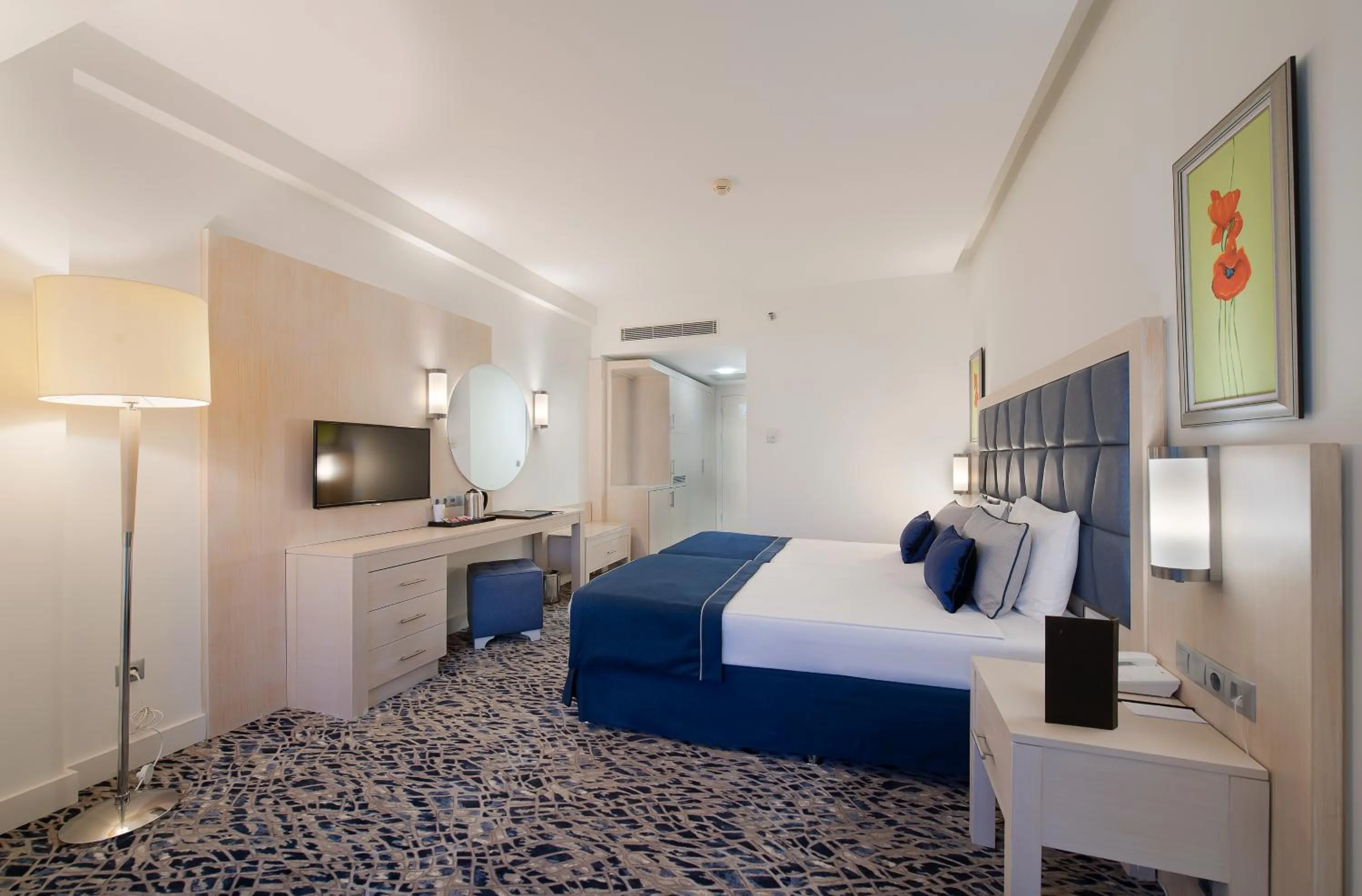 Photo of the whole room, Bed in Kamelya Fulya Hotel & Aqua - Ultra All Inclusive