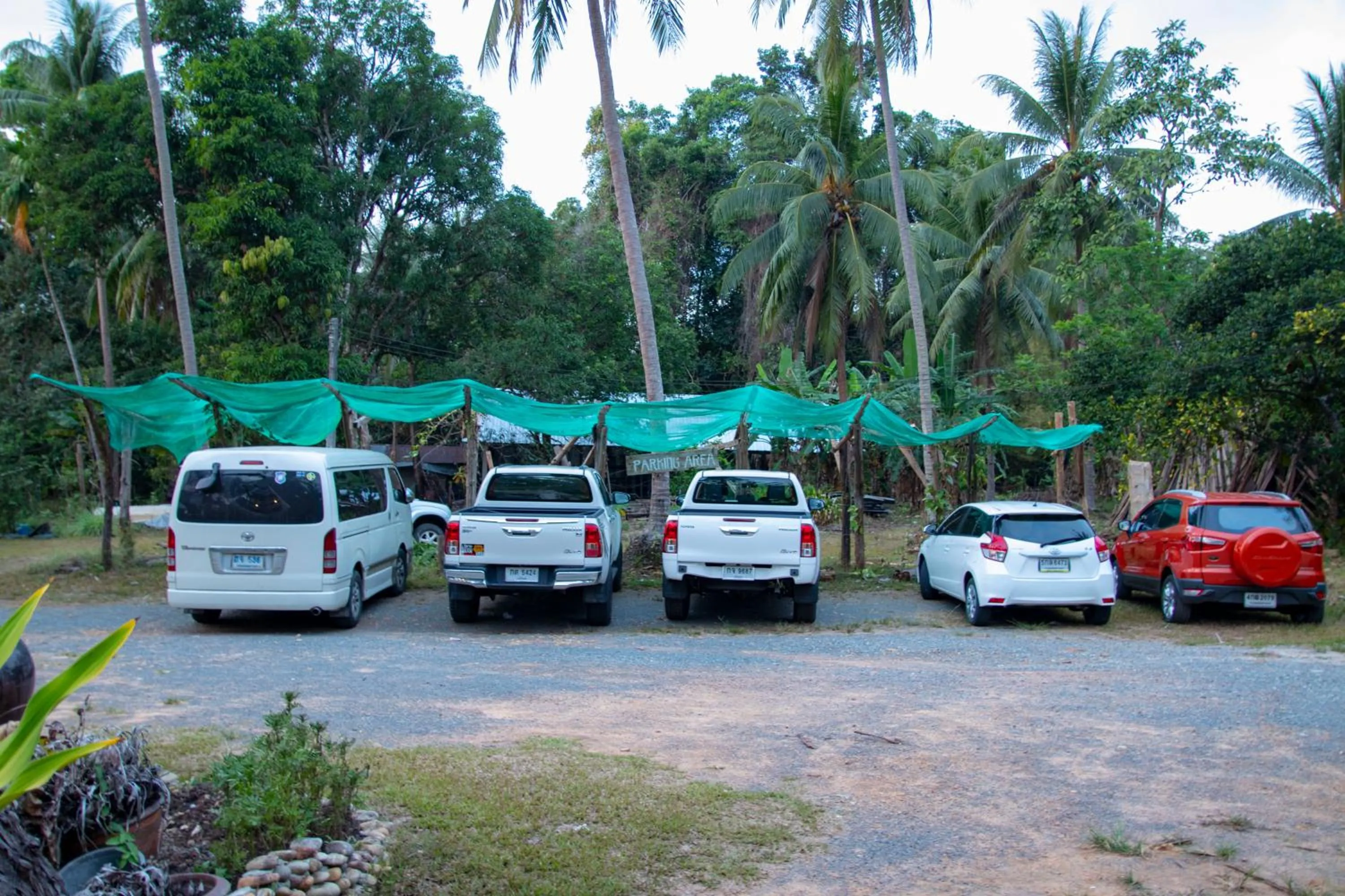 Facade/entrance in Ban_na