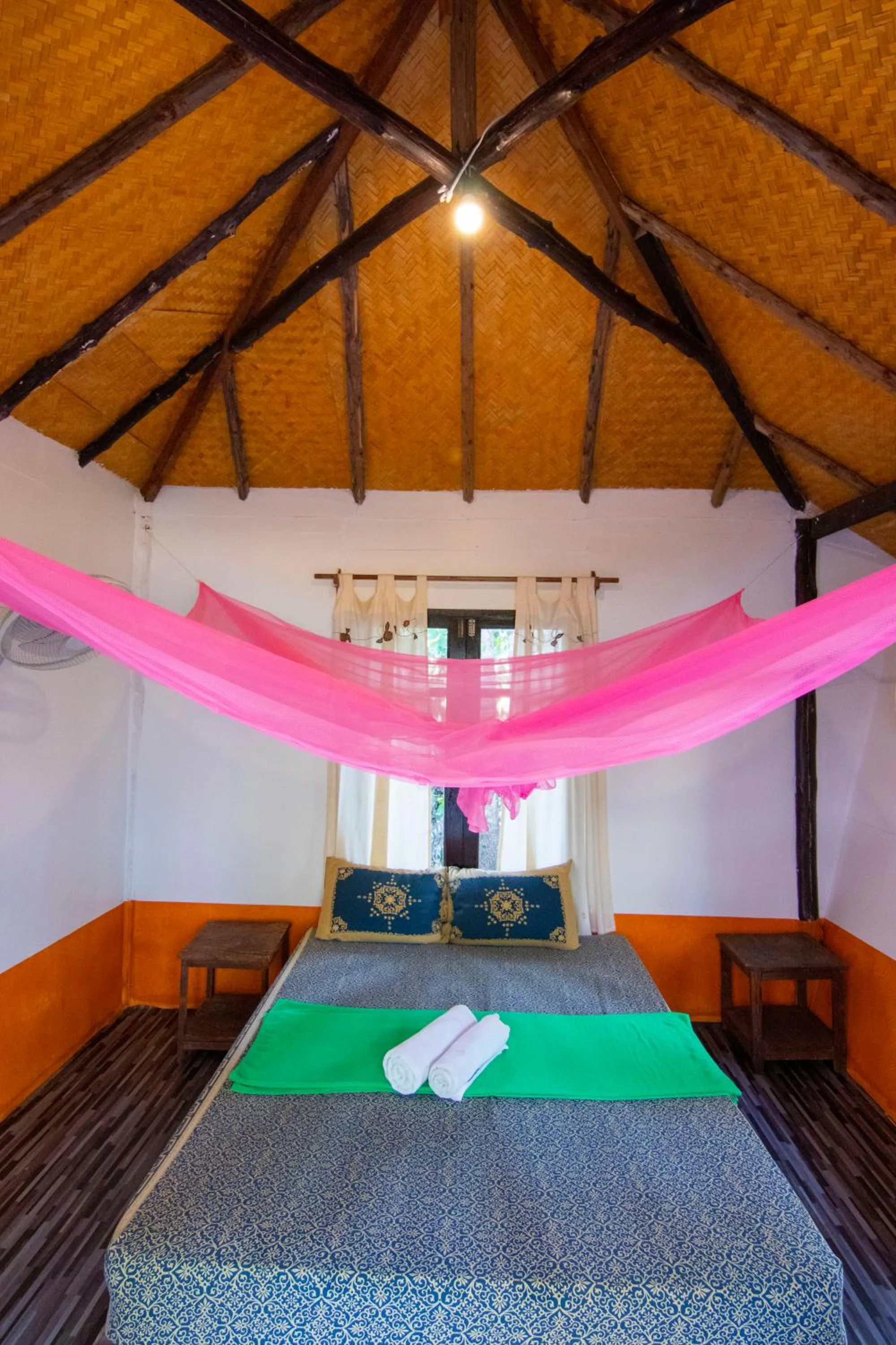 Photo of the whole room in Ban_na