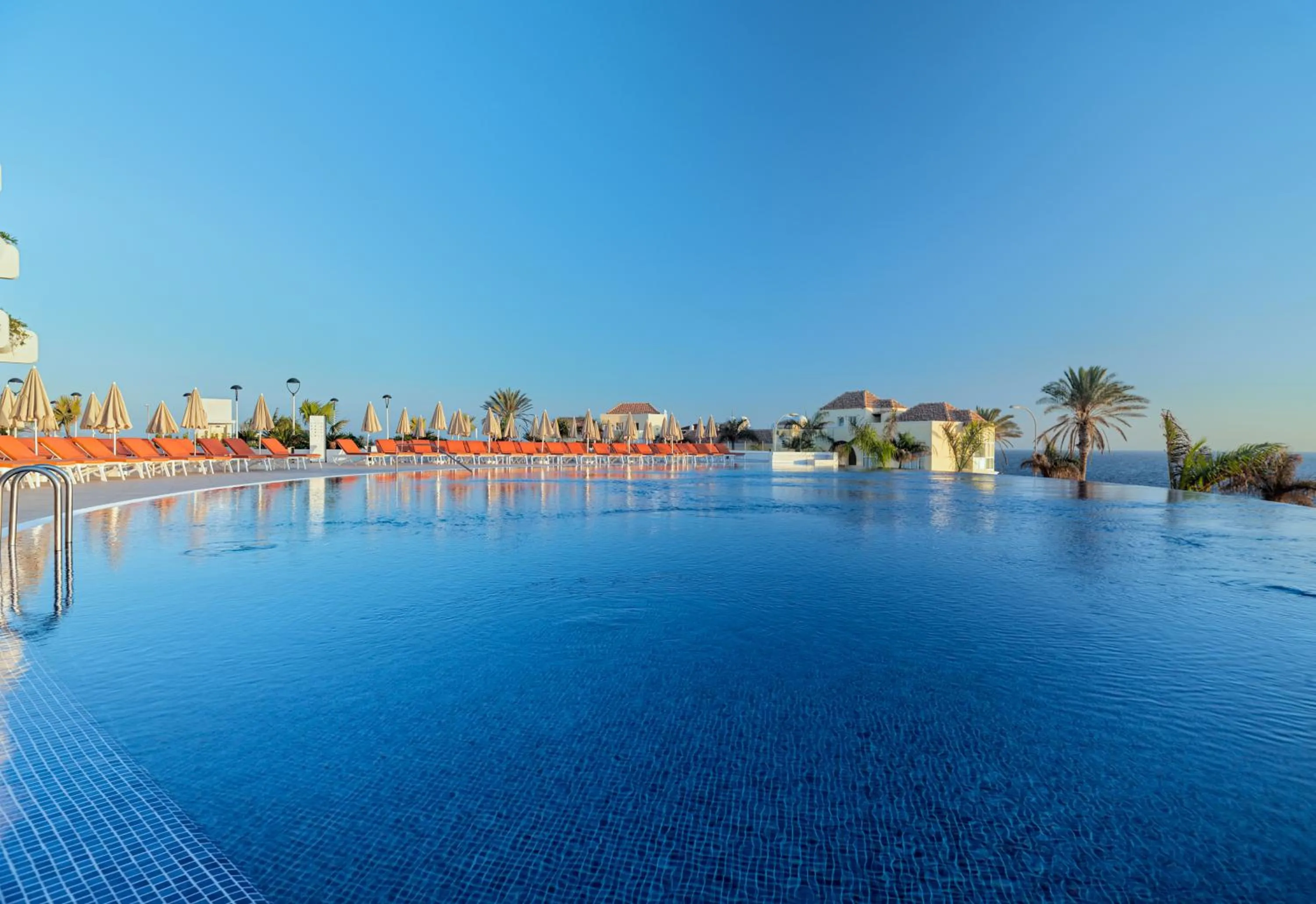 Swimming pool in H10 Atlantic Sunset Horizons Collection