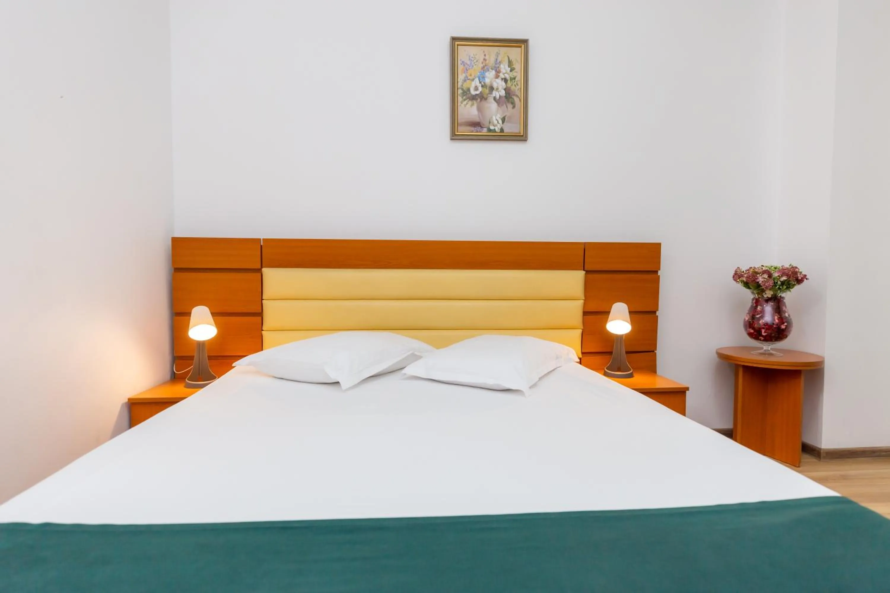 Bedroom, Bed in Hotel Sir Colentina