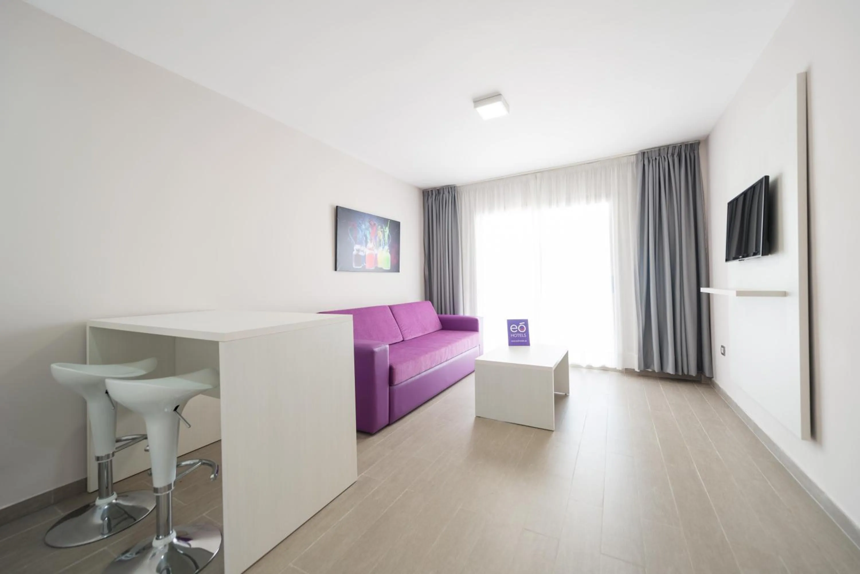 Photo of the whole room, Bed in eó Corona Cedral