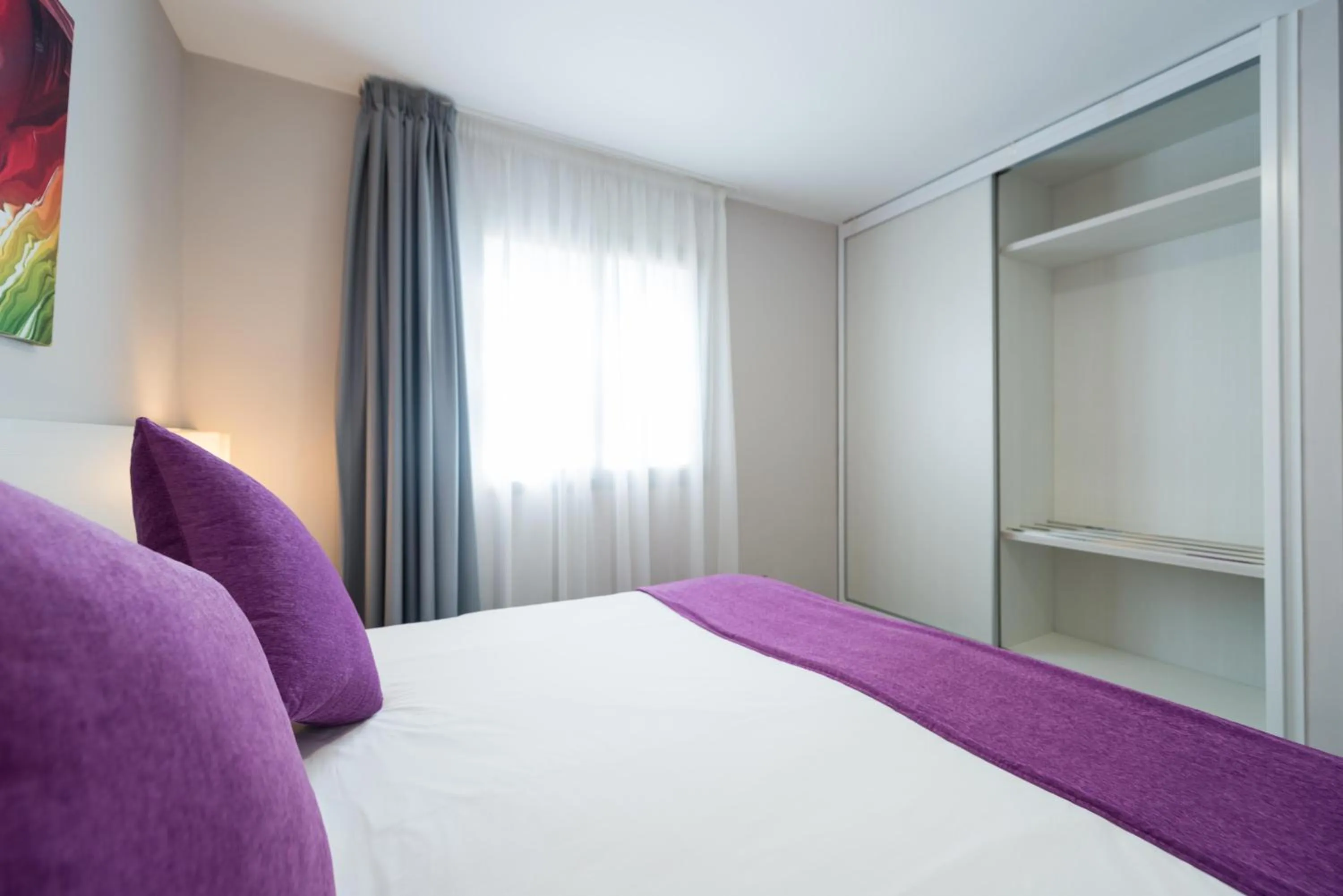 Photo of the whole room, Bed in eó Corona Cedral