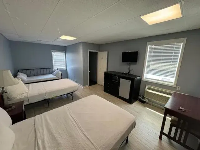 Large Double Room - single occupancy in Hammock Inn & Suites North Beach Hotel Large Double Room - single occupancy in Hammock Inn & Suites North Beach Hotel