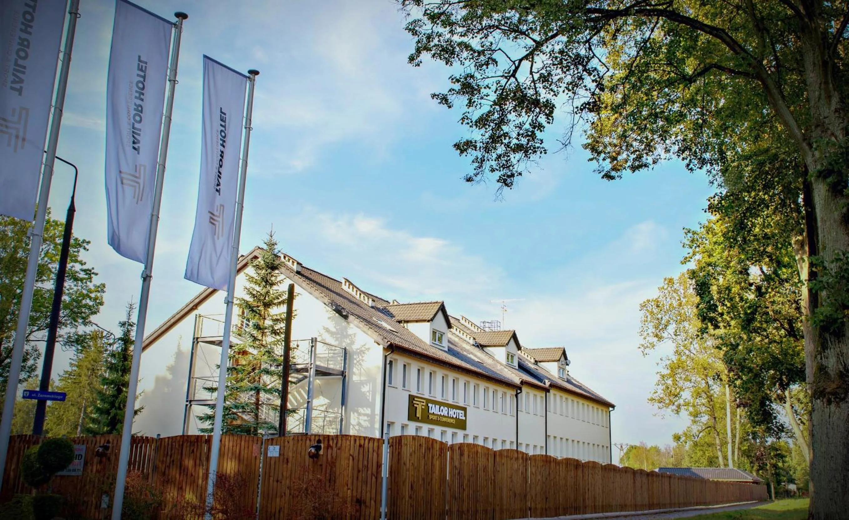 Property building in Tailor Hotel Sport & Conference