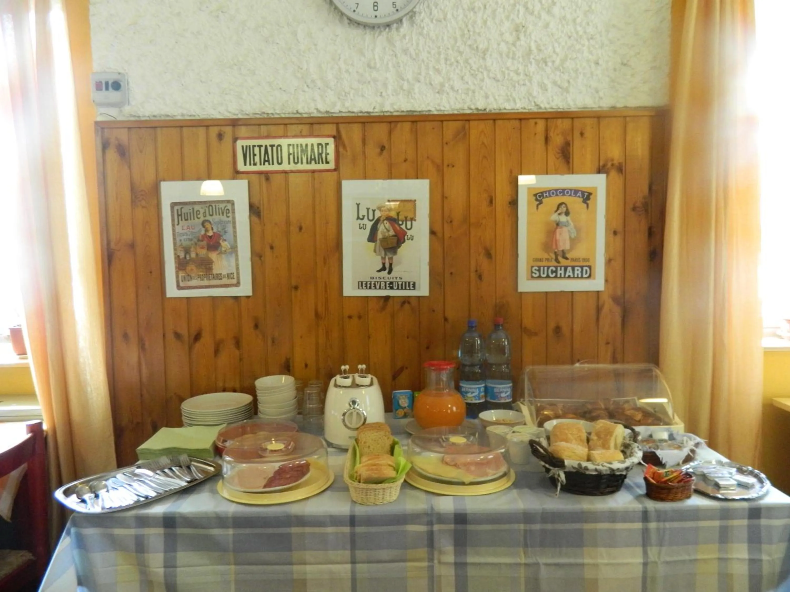 Restaurant/places to eat in Campodolcino Camping