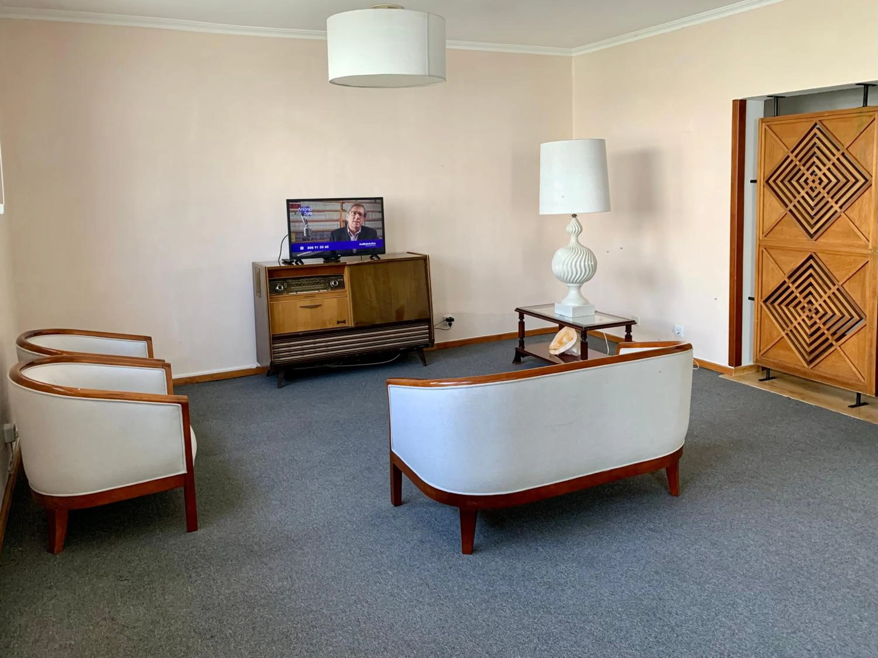 Communal lounge/ TV room in Hotel Da Nazare