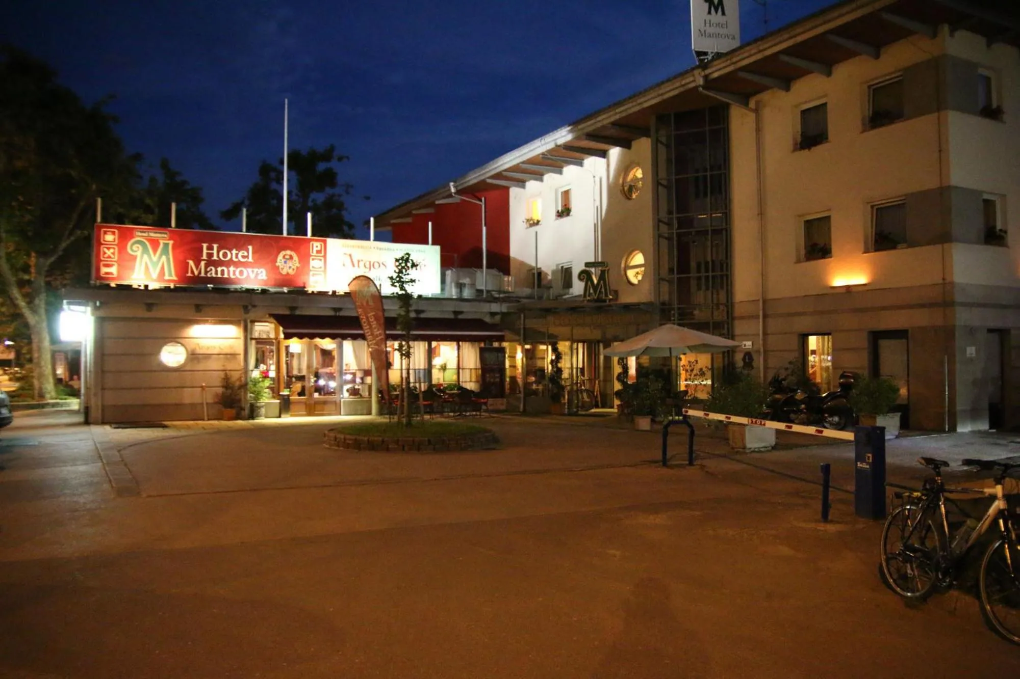 Facade/entrance in Hotel MANTOVA Vrhnika